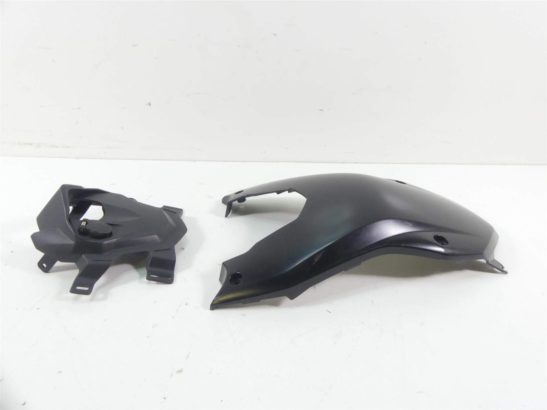2017 BMW F800GS K72 Upper Center Tank Cover Fairing Set 46638554365 {{ shop.shopifyCountryName }} - Mototech271