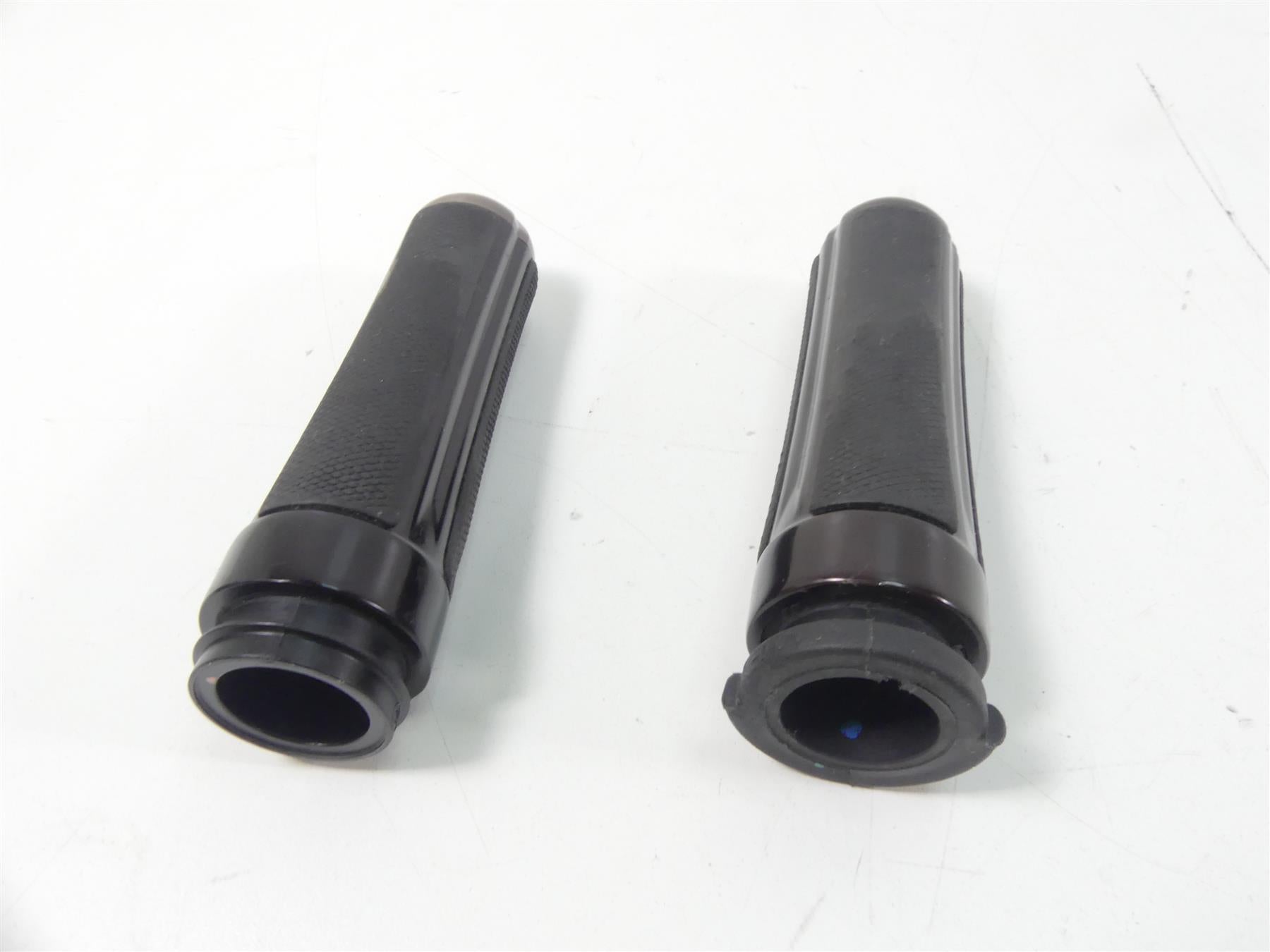 2017 Harley FXSE CVO Pro Street Breakout Left Right Grip Set 56100167 56100169 {{ shop.shopifyCountryName }} - Mototech271
