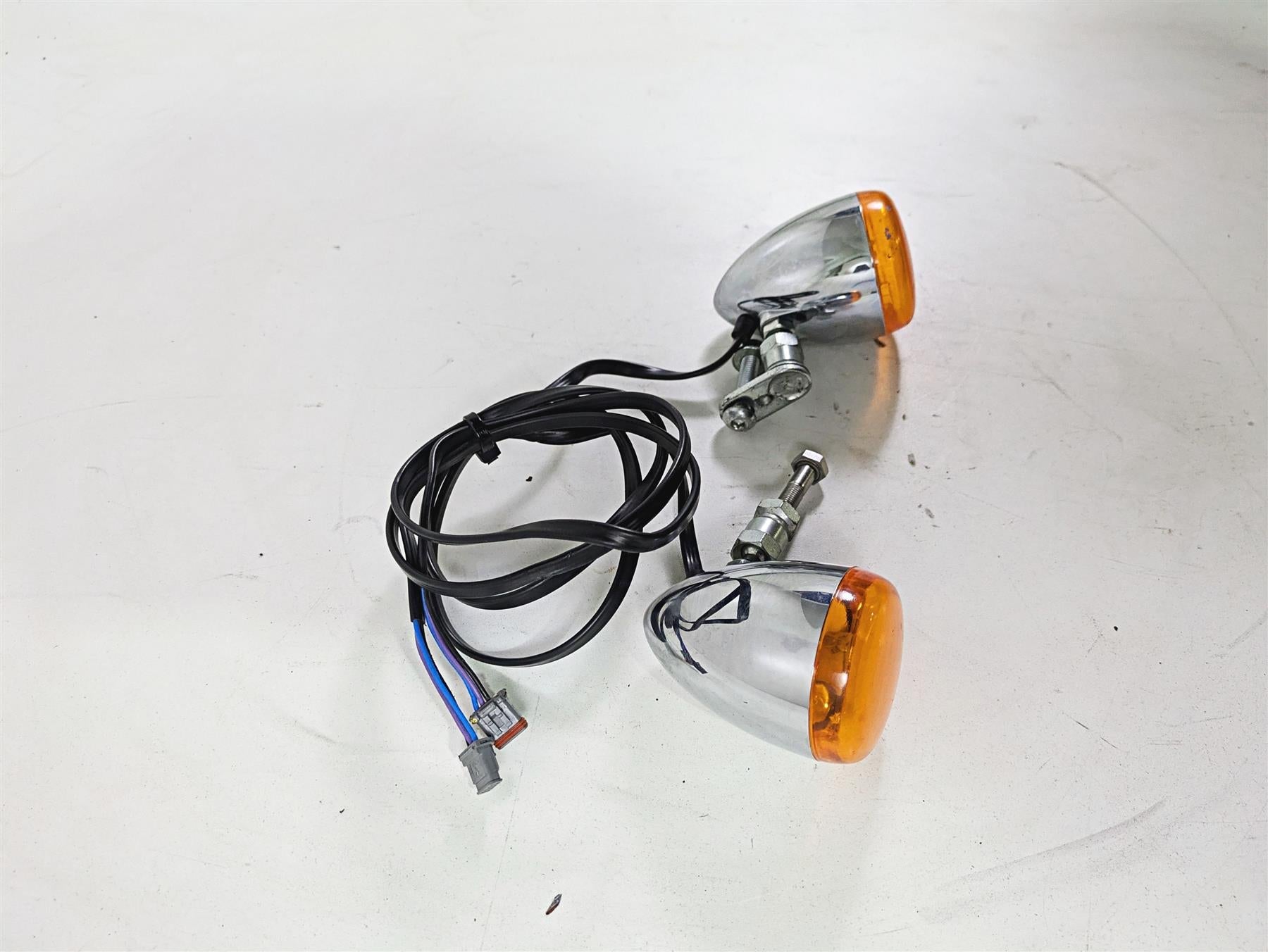2020 Harley Softail FXST Standard Front Blinker Turn Signal Set 67800519 {{ shop.shopifyCountryName }} - Mototech271