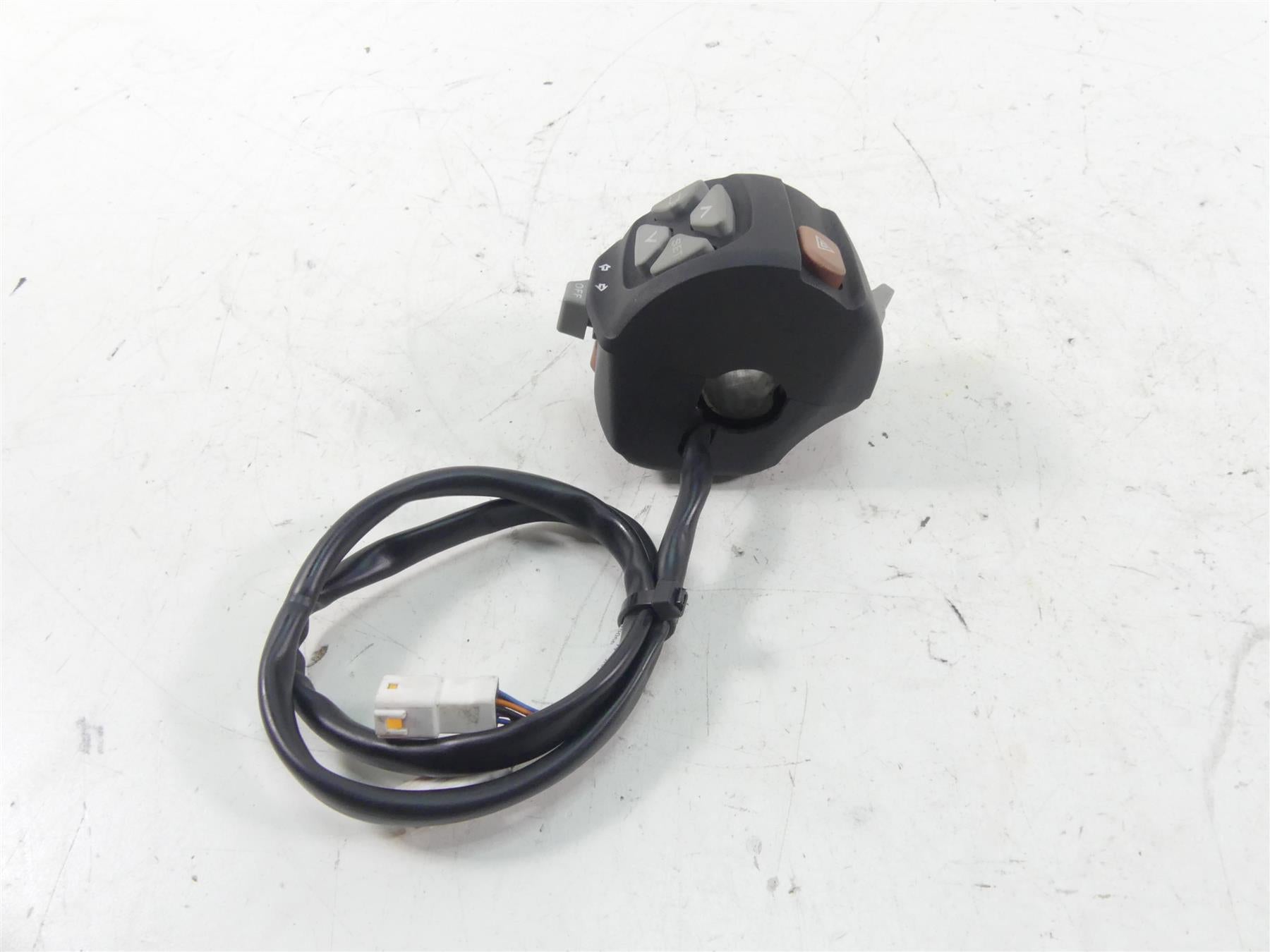 2015 KTM 1290R Super Duke Left Hand Turn Signal Light Control Switch 60311070100 {{ shop.shopifyCountryName }} - Mototech271