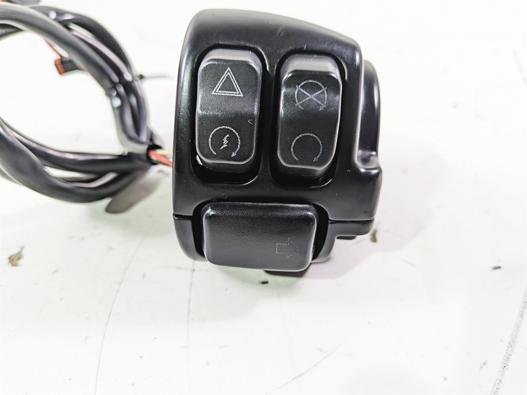 2016 Harley FLSTC Softail Heritage Right Hand Control Switch 71500297 {{ shop.shopifyCountryName }} - Mototech271