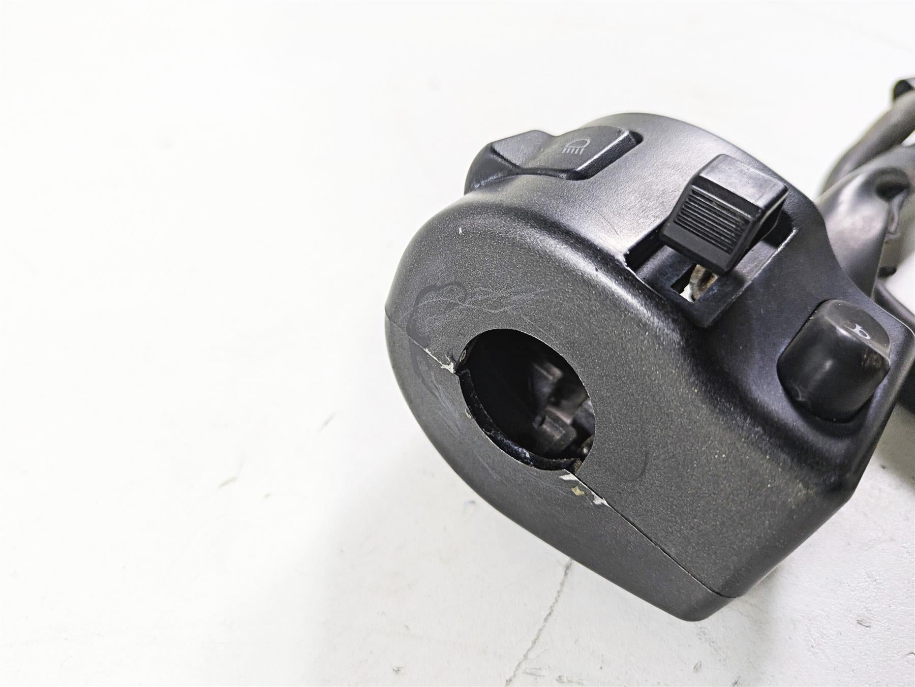 2007 Yamaha XVS1300 V-Star Tour Left Hand Control Switch 3D8-83973-00-00 {{ shop.shopifyCountryName }} - Mototech271