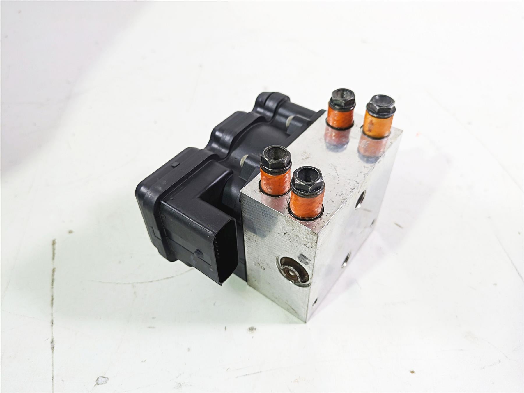 2008 Harley Touring FLHTP Electra Glide Abs Brake Pump Unit Module 40688-08 {{ shop.shopifyCountryName }} - Mototech271
