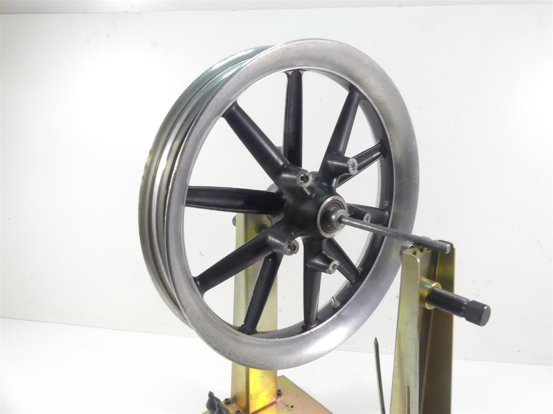 2006 Harley VRSCD Night Rod Straight 19x3 Front 10-Spoke Wheel Rim 41300-06 {{ shop.shopifyCountryName }} - Mototech271