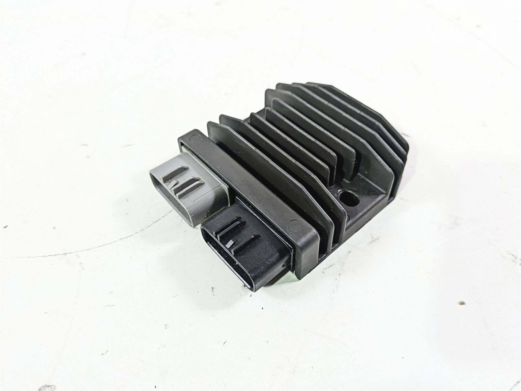 2015 BMW R1200GS Adv K51 Rectifier Voltage Regulator FH927AB 12318523367 {{ shop.shopifyCountryName }} - Mototech271