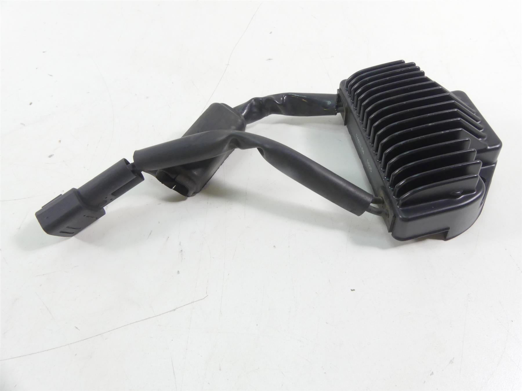 2005 Harley FXDWGI Dyna Wide Glide Rectifier Voltage Regulator 74631-04 {{ shop.shopifyCountryName }} - Mototech271