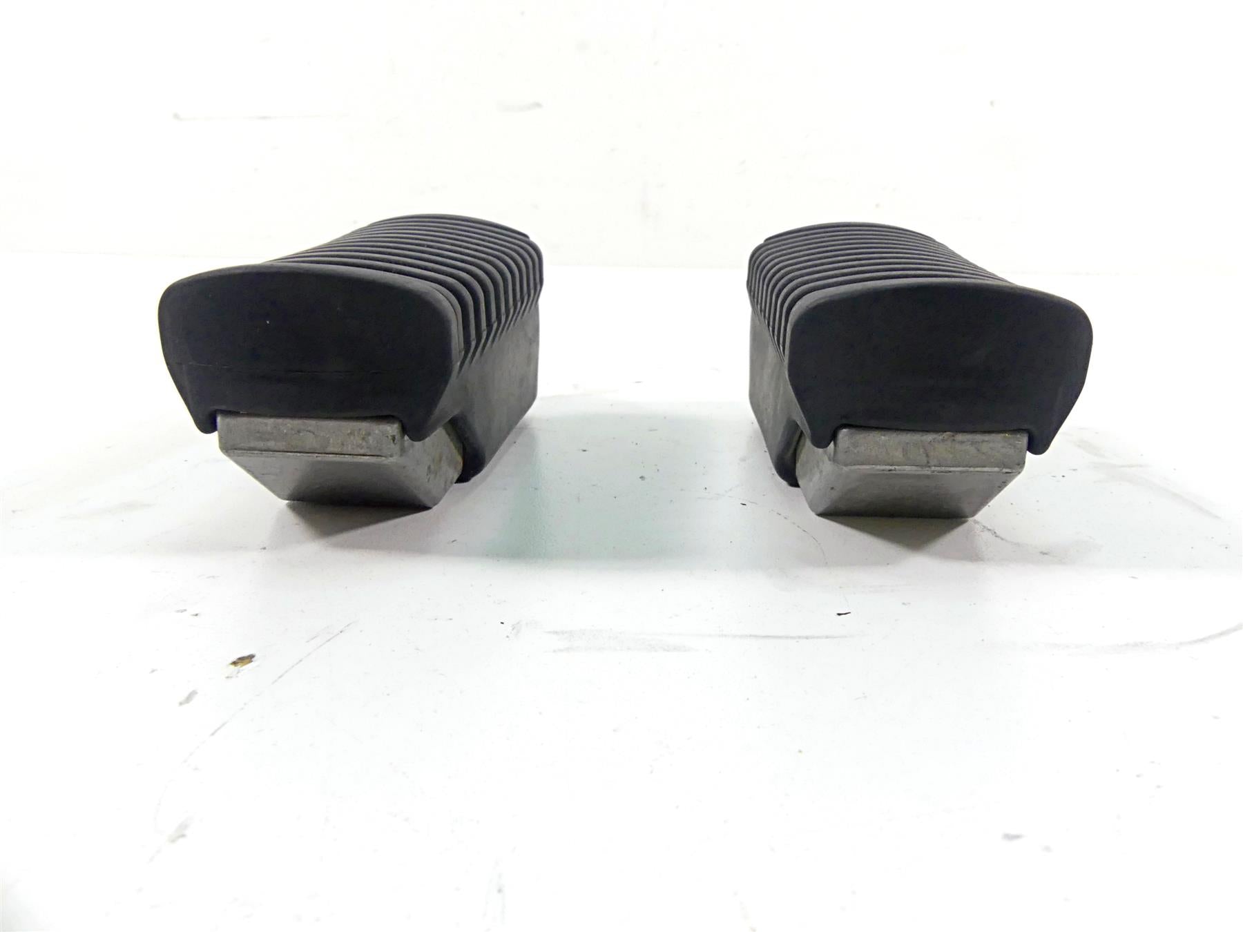 2009 BMW R1200GS K255 Adv Rear Passenger Foot Pegs Footpeg Rest Set 46712310404 {{ shop.shopifyCountryName }} - Mototech271