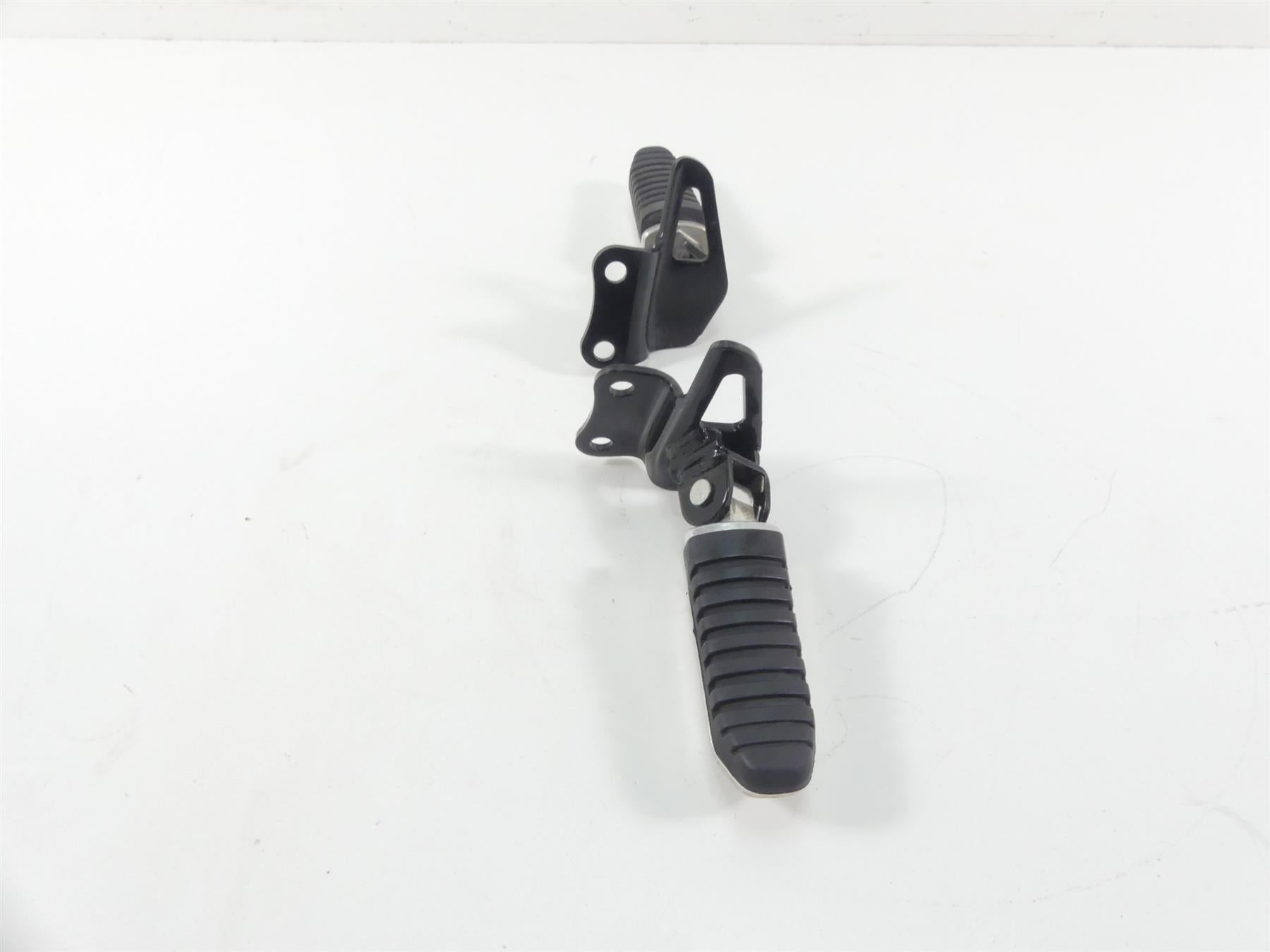 2007 Suzuki M109R VZR1800 Boulevard Passenger Rear Footpeg Set 43700-48G00 {{ shop.shopifyCountryName }} - Mototech271