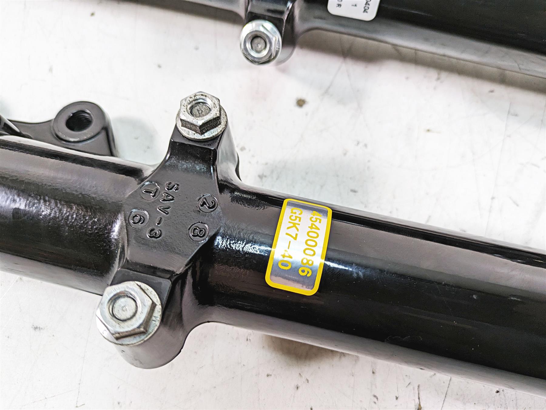 2017 Harley XL883 N Sportster Iron Straight Front Fork Legs 39Mm 45400087 {{ shop.shopifyCountryName }} - Mototech271