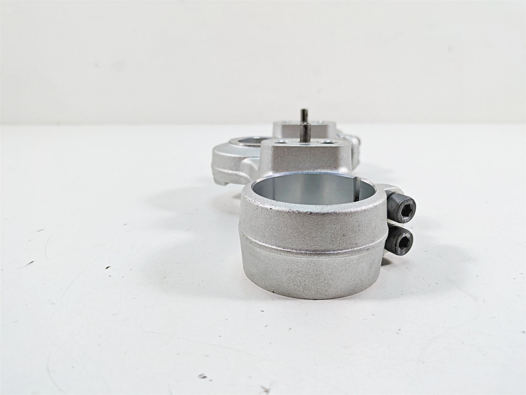 2012 Triumph Tiger 800XC ABS Upper Triple Tree Steering Clamp - Read T2049750 {{ shop.shopifyCountryName }} - Mototech271
