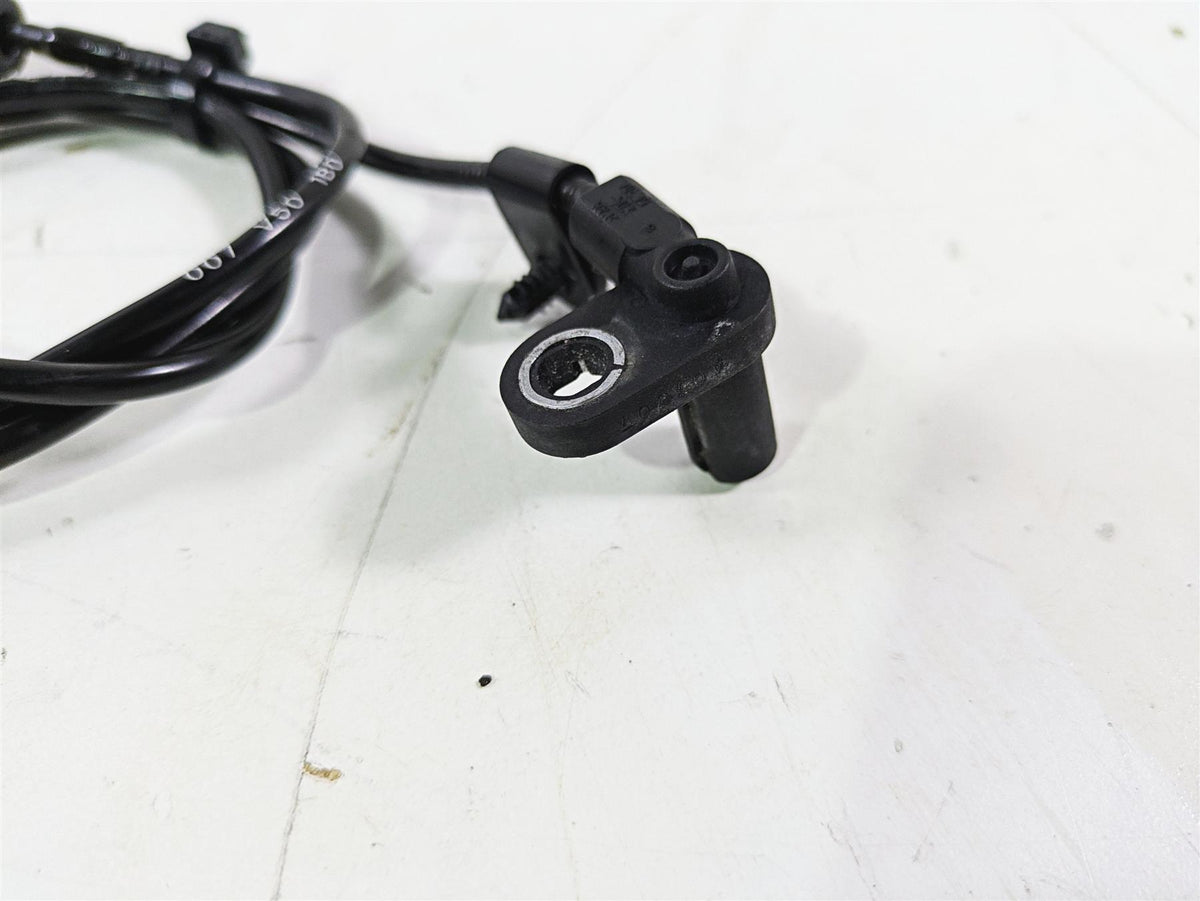 2019 Triumph Speed Triple RS 1050 Front Abs Brake Wheel Speed Sensor T2029270 {{ shop.shopifyCountryName }} - Mototech271