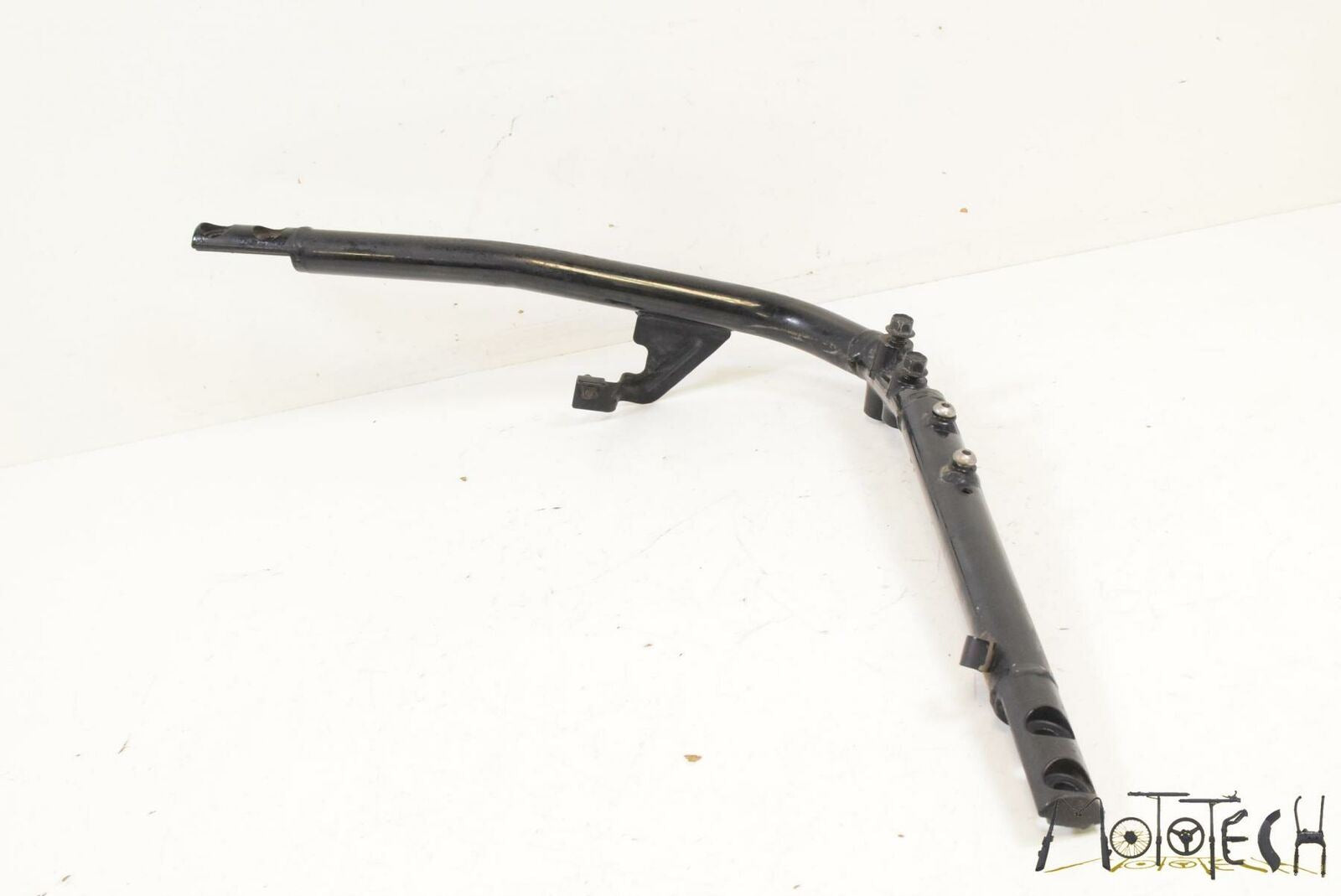 2002 Yamaha XVS1100 V-Star Classic Right Frame Down Tube Rail 5EL-21150-00-00 {{ shop.shopifyCountryName }} - Mototech271