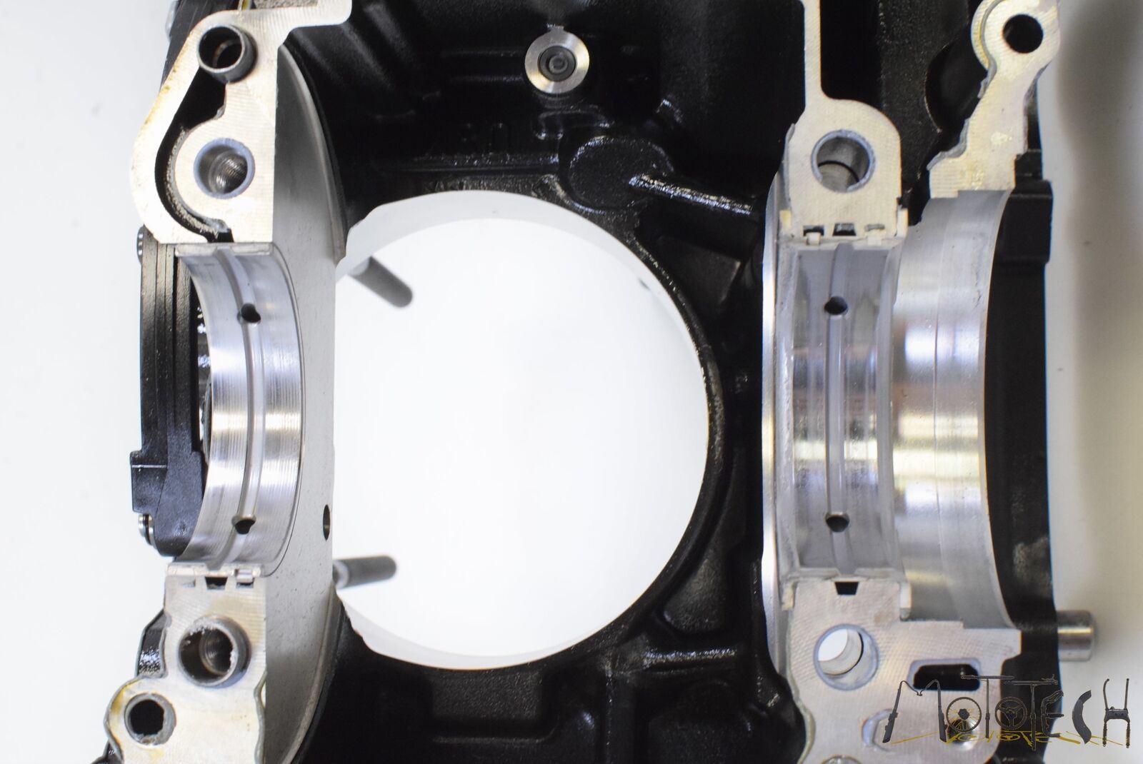 2015 BMW R nineT nine T K21 OEM Crank Case Crankcase Engine Motor 11117710369 {{ shop.shopifyCountryName }} - Mototech271