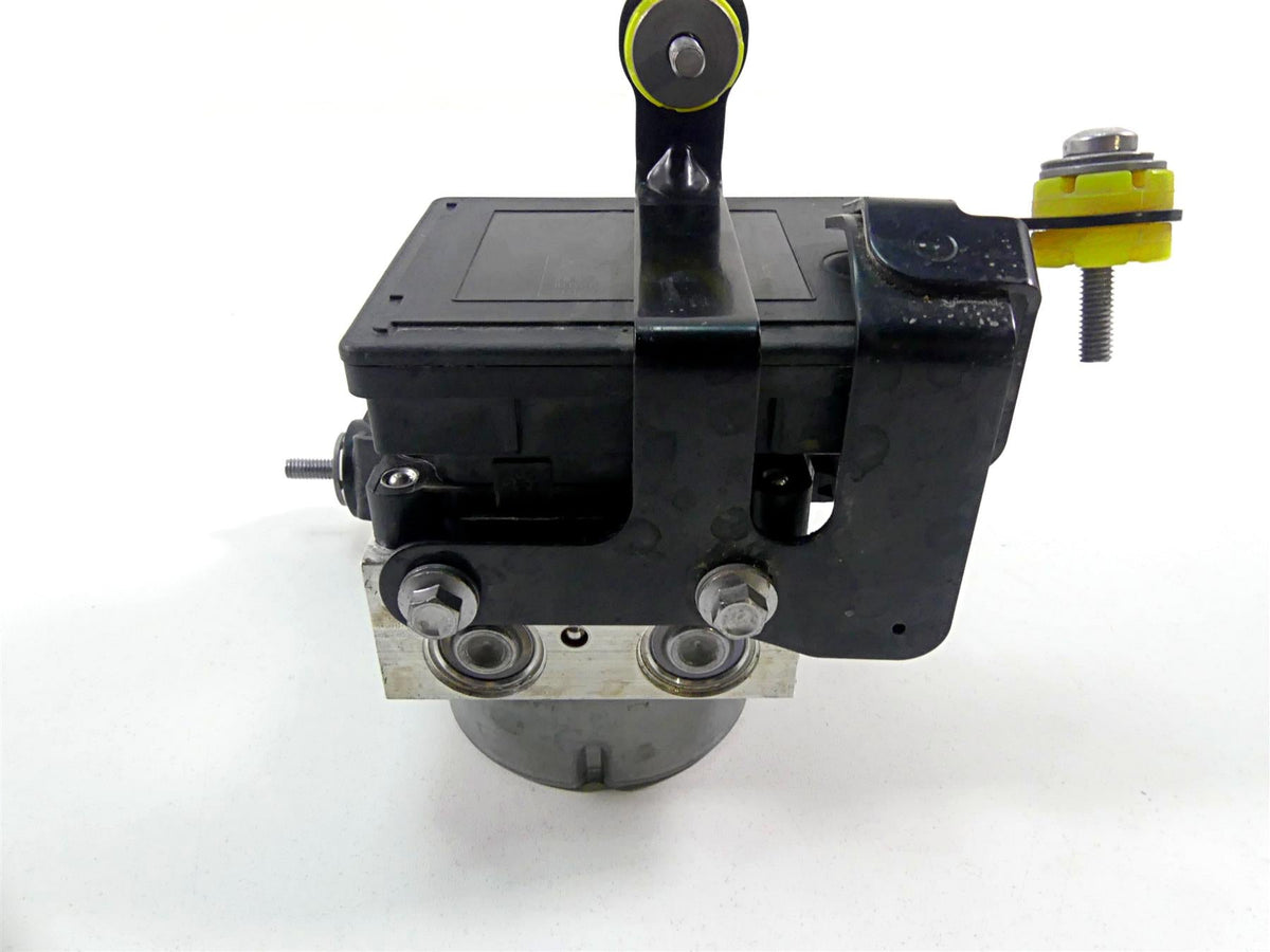 2022 Triumph Speed Triple 1200 RS Abs Brake Pump Module Unit T2025191 2022139 {{ shop.shopifyCountryName }} - Mototech271