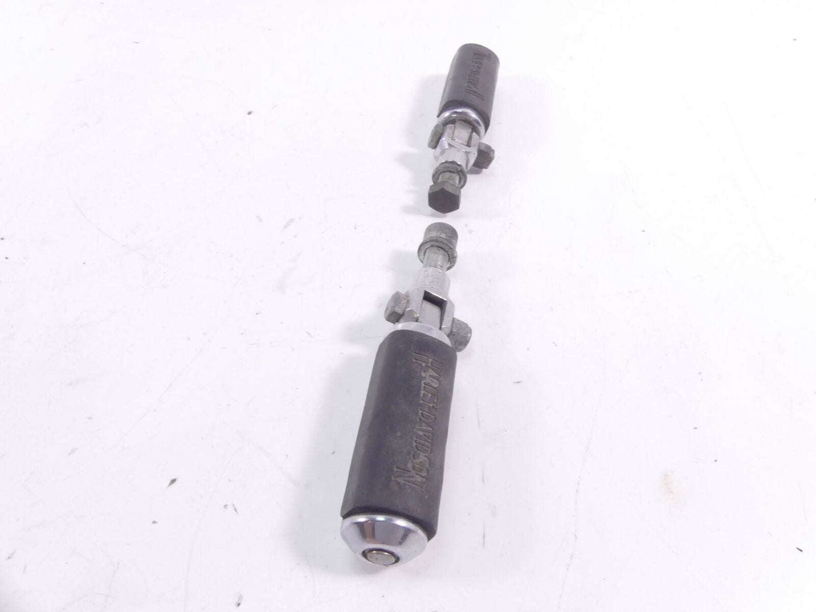 1995 Harley FXSTS Softail Springer Rear Passenger Footpeg Foot Peg Set 50900-72 {{ shop.shopifyCountryName }} - Mototech271