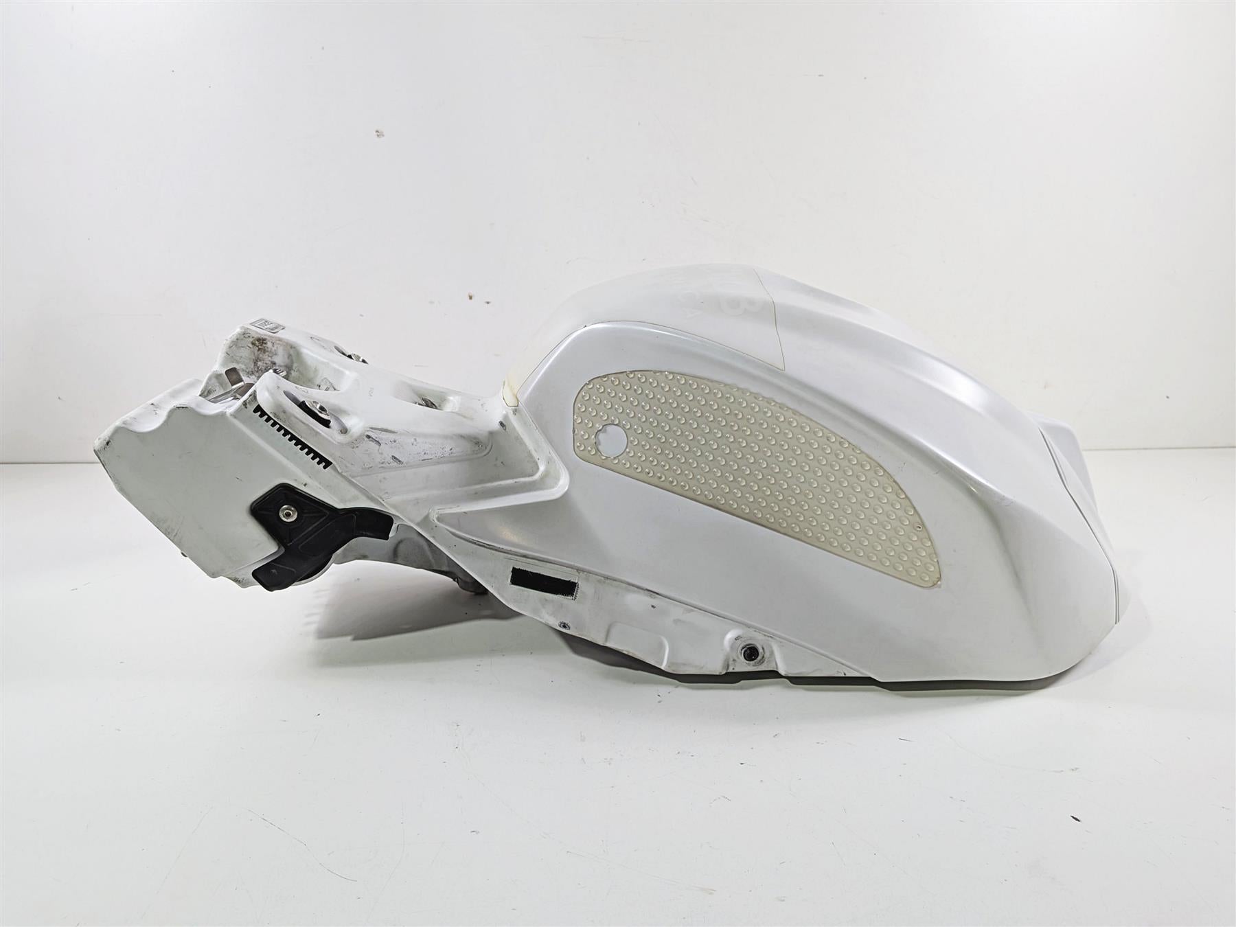 2018 Aprilia RSV4 RR Full Aftermarket Fairing Cover Set + Fuel Gas Tank -Video {{ shop.shopifyCountryName }} - Mototech271