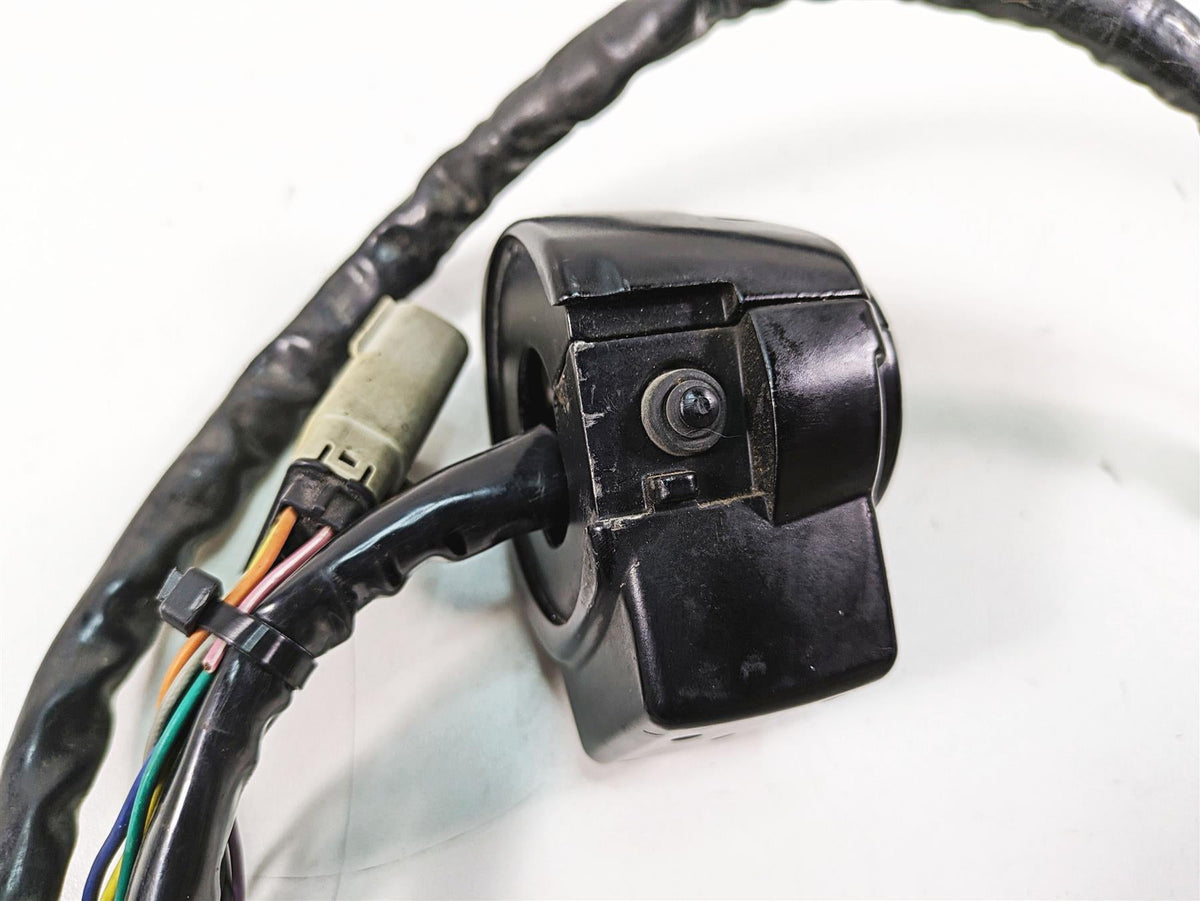 2011 Harley Touring FLTRU Road Glide Left Hand Control Switch - Read 71684-06A {{ shop.shopifyCountryName }} - Mototech271