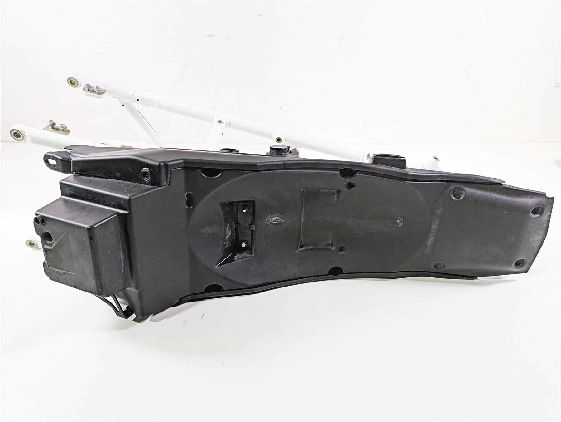 2024 Triumph Tiger 900 GT Subframe & Inner Fender T2072195 {{ shop.shopifyCountryName }} - Mototech271