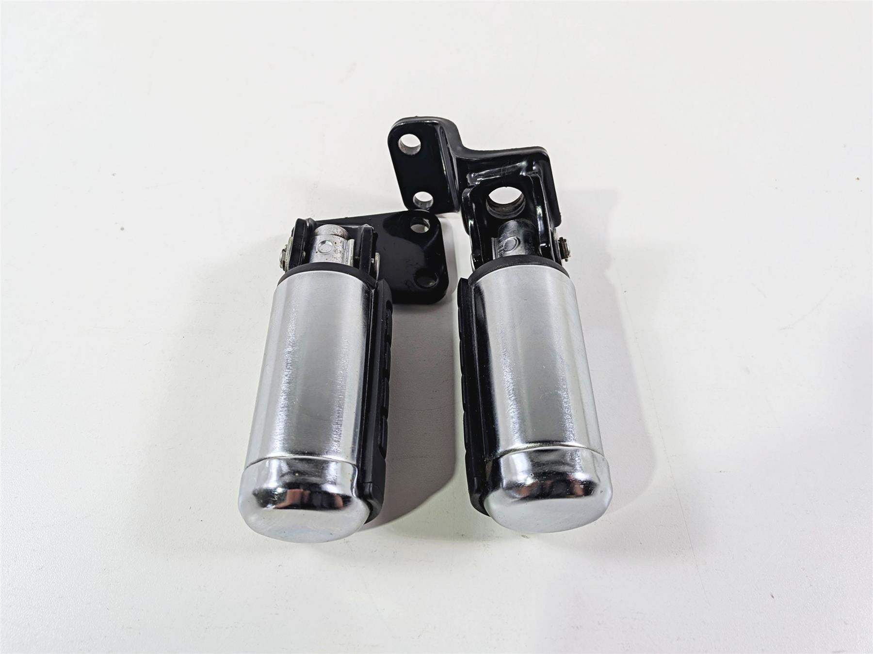 2003 Honda V-Twin VTX1800 C Rear Passenger Footpeg Set 50680-MCH-000 {{ shop.shopifyCountryName }} - Mototech271