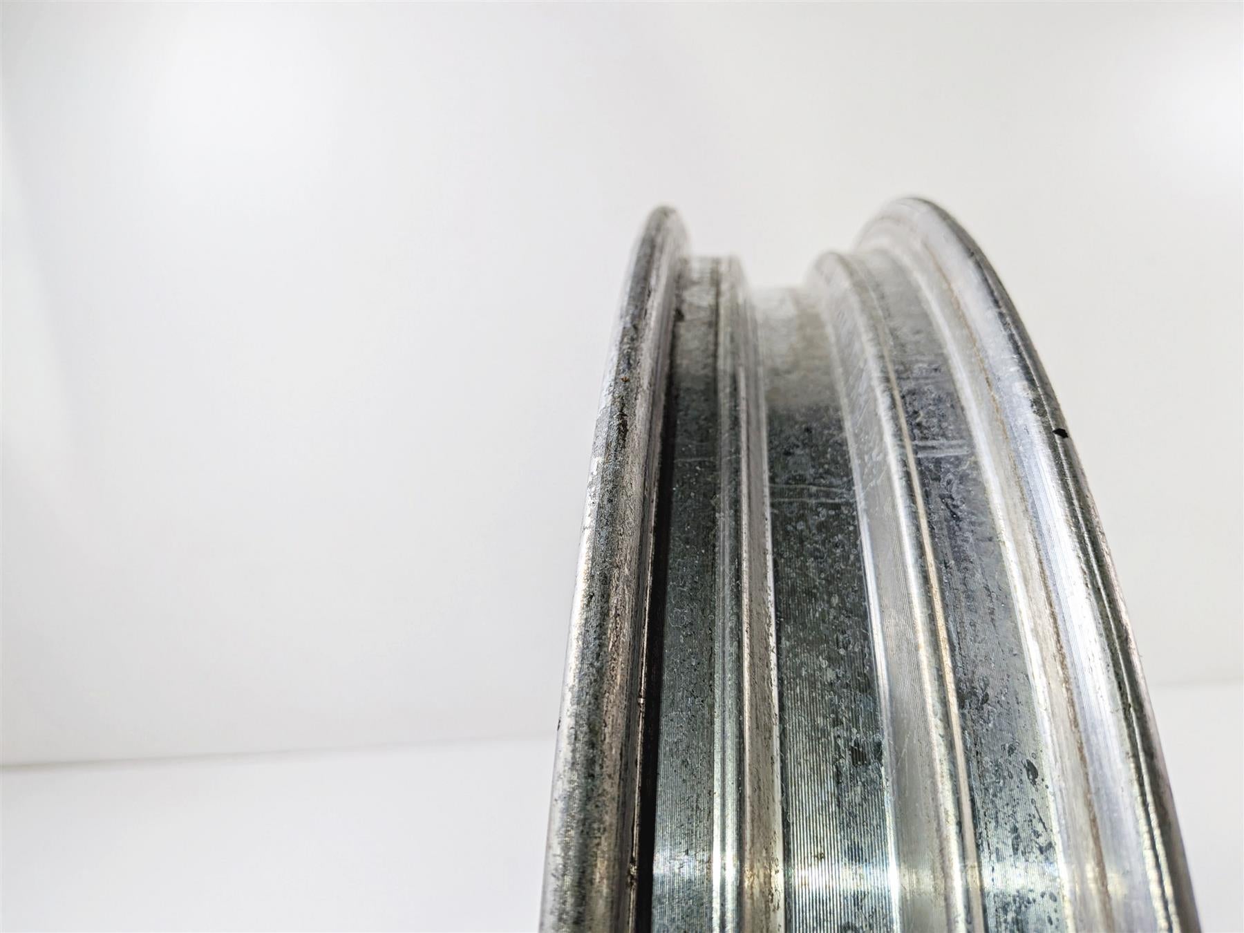 1995 Harley XL883 Sportster Hugger 9 Spoke Front Wheel Rim 19x2.15 43338-83 {{ shop.shopifyCountryName }} - Mototech271