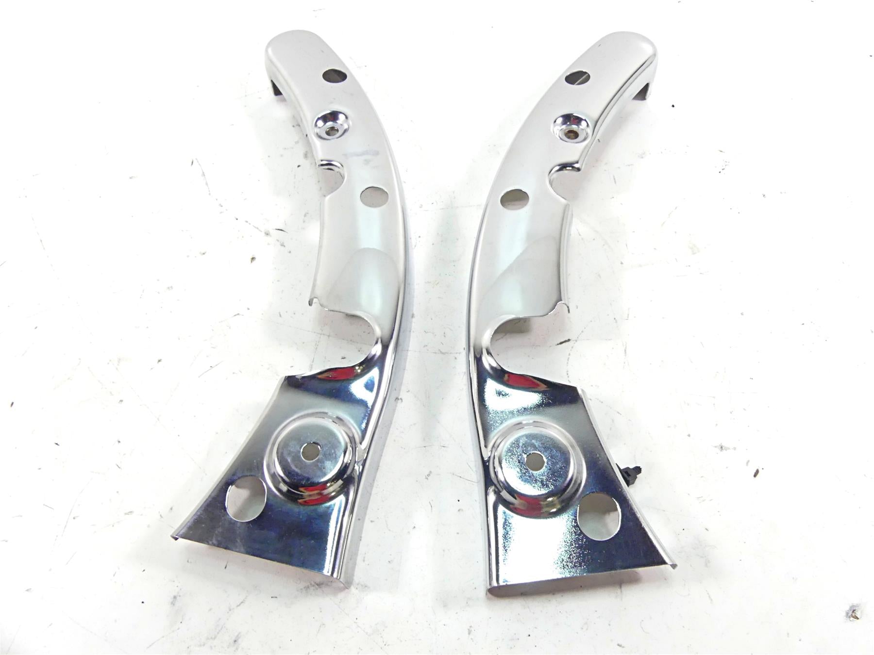 2011 Harley Touring FLTRX Road Glide Rear Subframe Chrome Struts 47502-09A {{ shop.shopifyCountryName }} - Mototech271