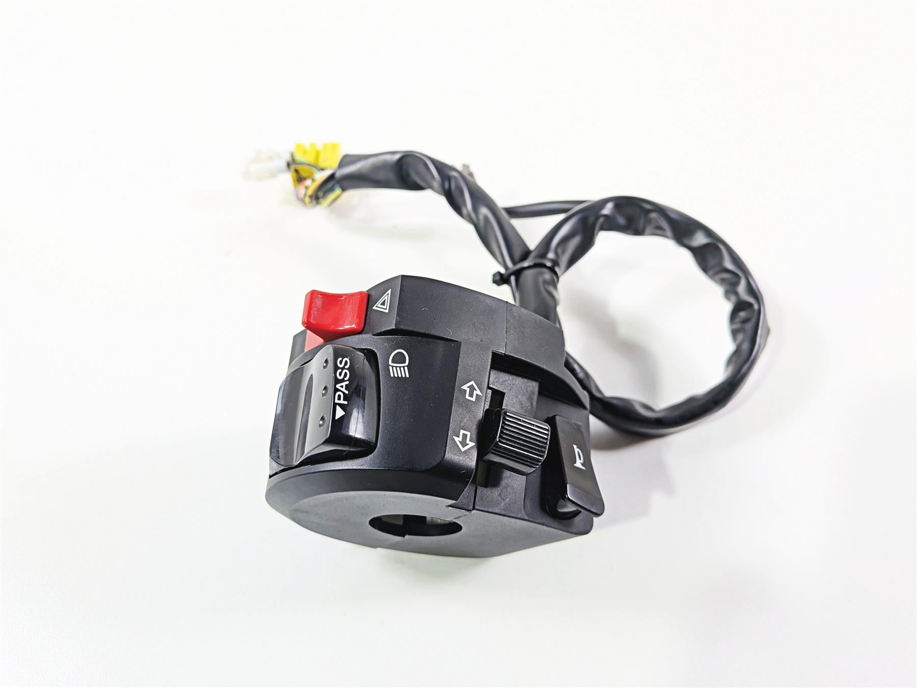 2024 Suzuki GSXR600 Left Hand Control Switch Light Blinker 37400-14J00 {{ shop.shopifyCountryName }} - Mototech271