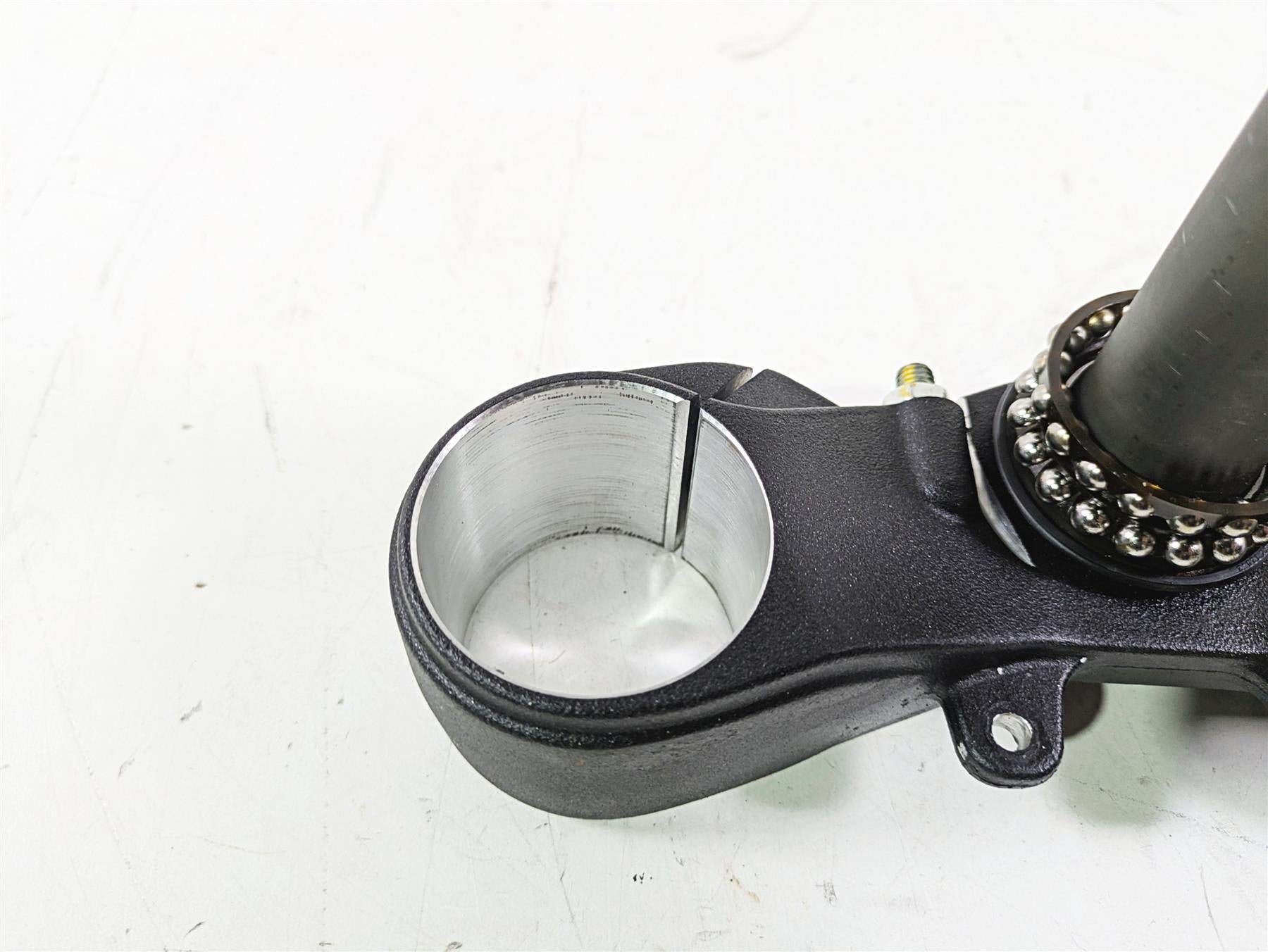 2018 Ducati Hypermotard 939 SP Lower Triple Tree 58mm For Ohlins Fork 34220762AA {{ shop.shopifyCountryName }} - Mototech271