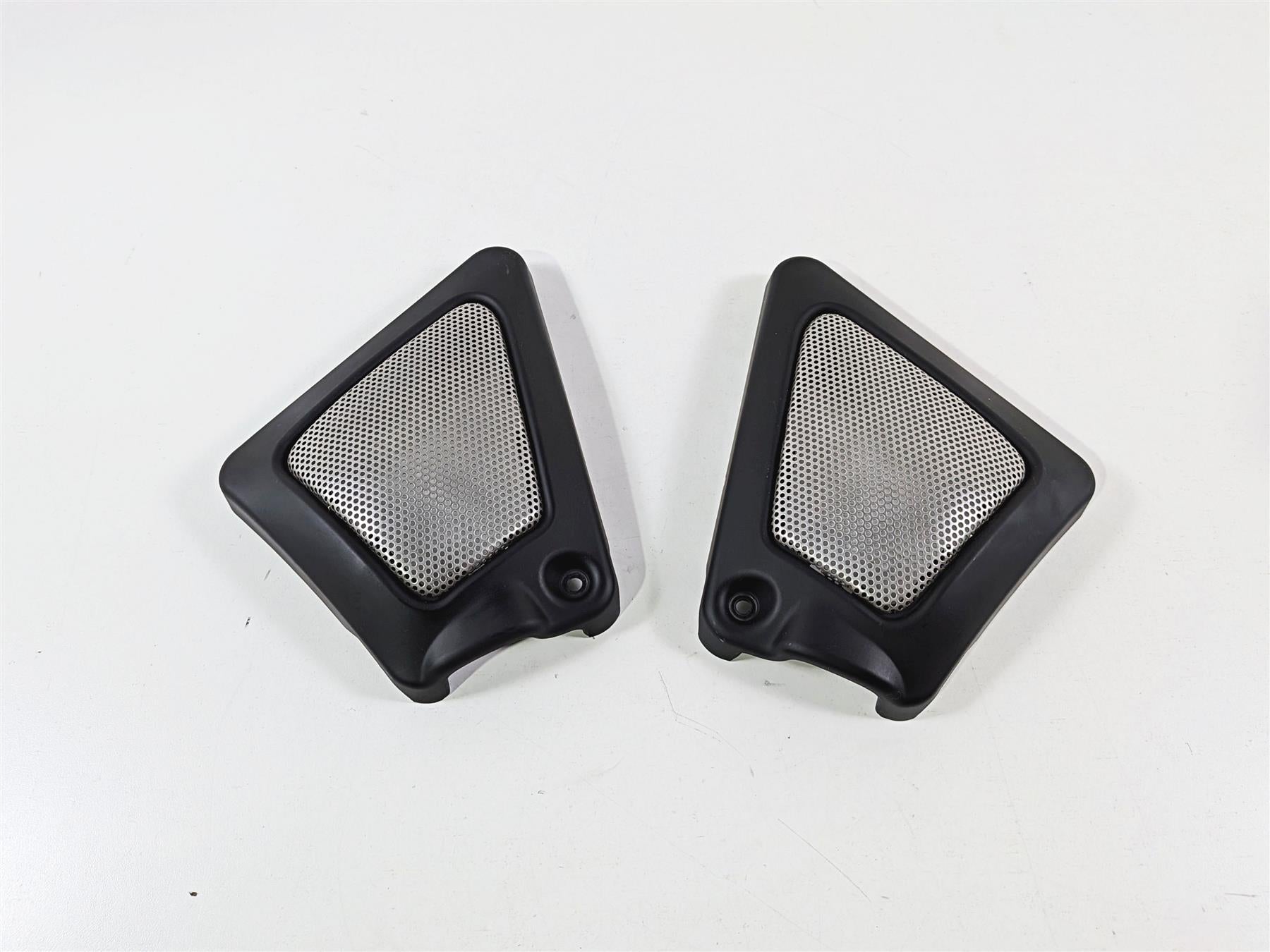 2011 Harley VRSCDX Night Rod Neck Cover Fairing Set 66297-07 66298-07 {{ shop.shopifyCountryName }} - Mototech271