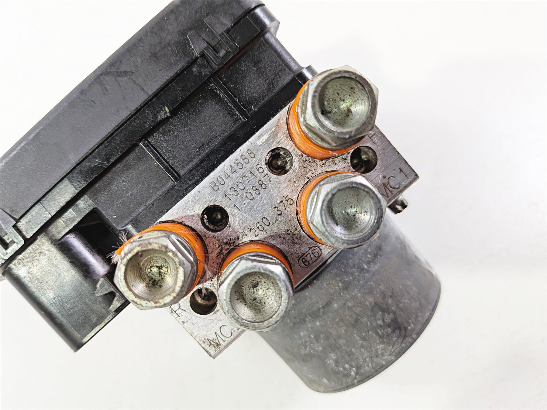 2014 Aprilia RSV4 RR Factory Abs Brake Pump Module Unit B044760 B044588 {{ shop.shopifyCountryName }} - Mototech271