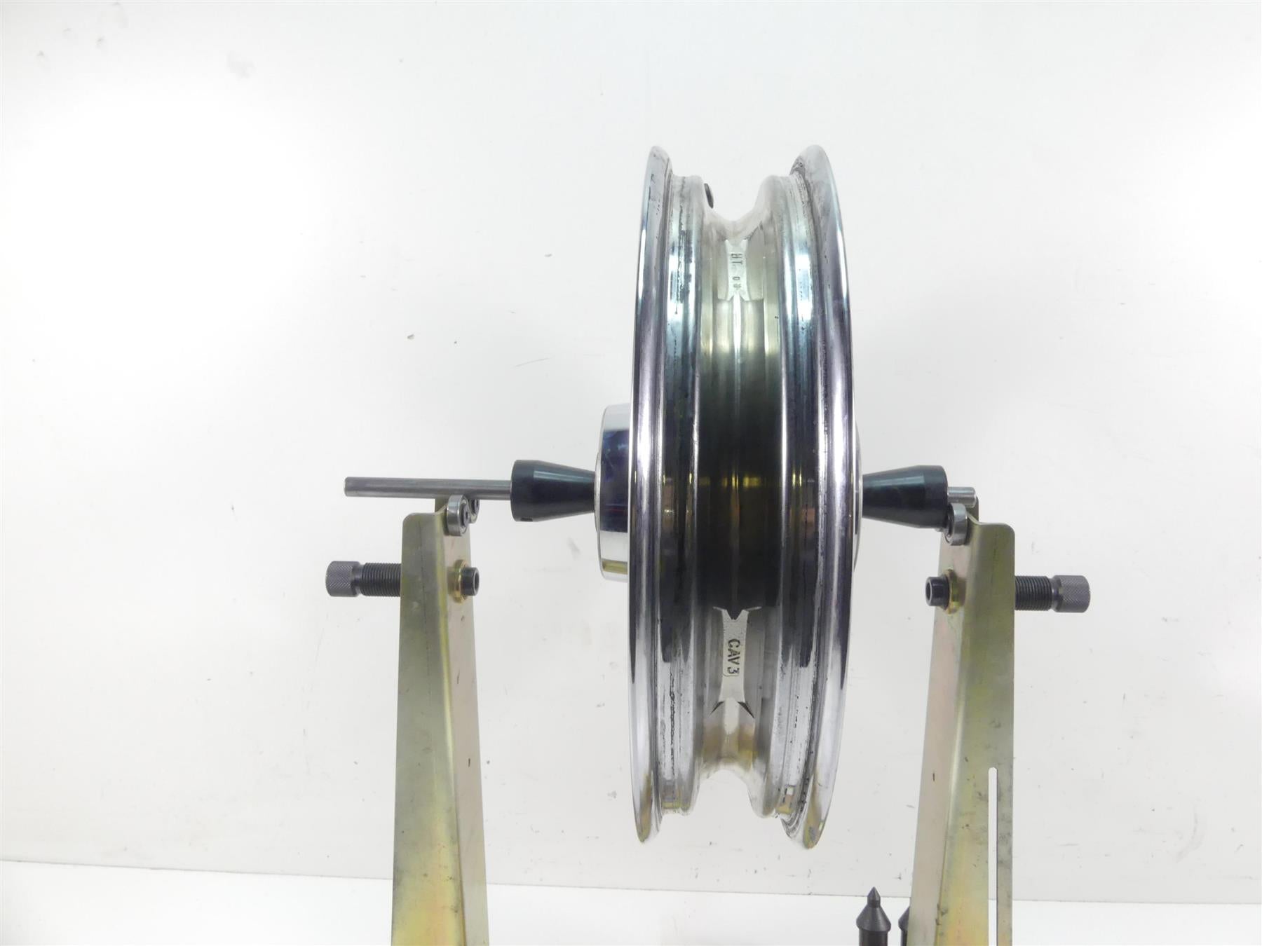 2005 Harley Touring CVO FLHTC SE Electra Glide Front Wheel Rim 16x3 43573-00A {{ shop.shopifyCountryName }} - Mototech271