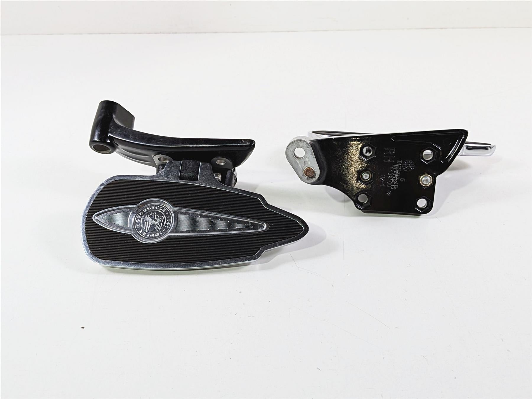 2015 Indian Chieftain Rear Passenger Floor Board & Mount Set 1020122 1020121-Mototech271