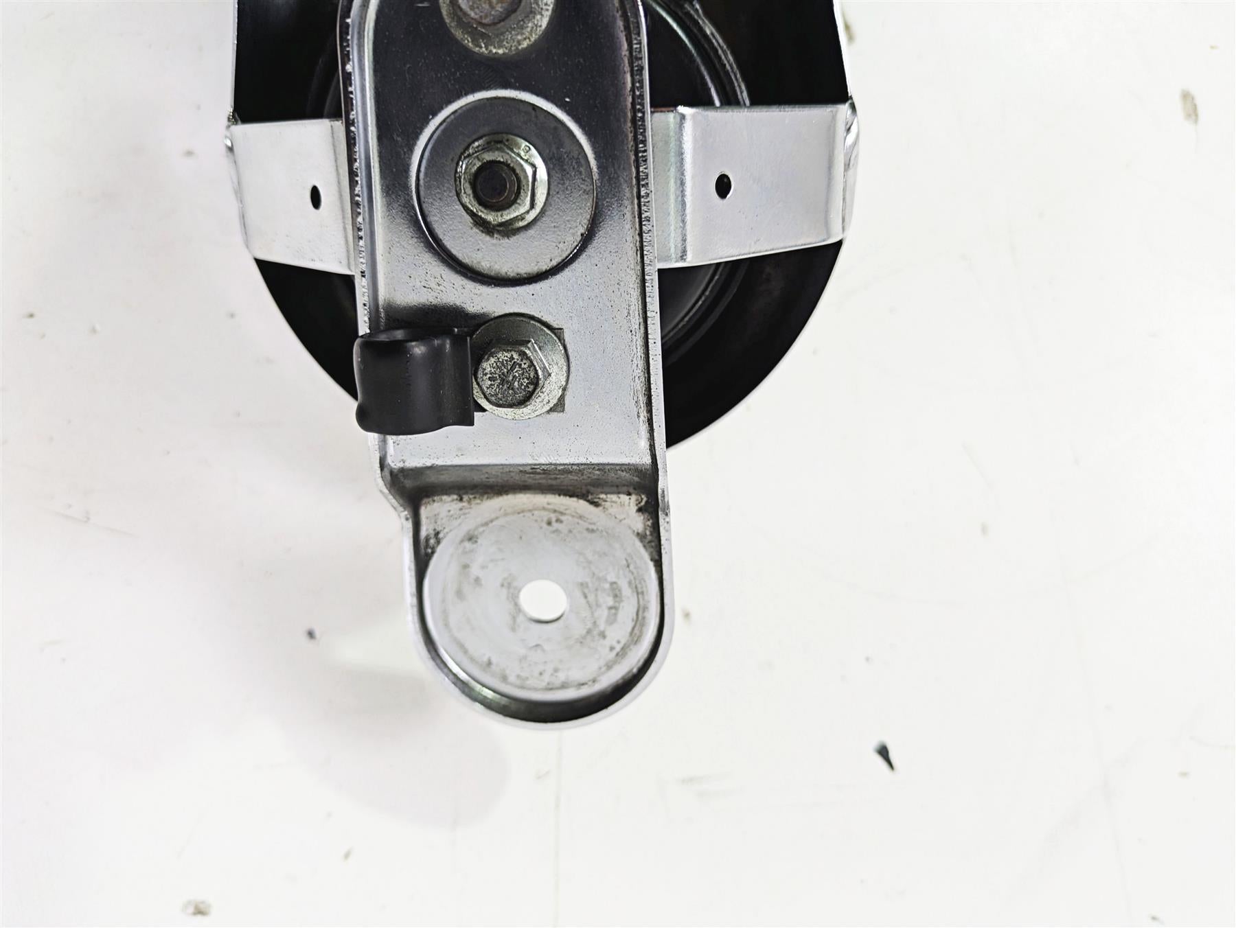2008 Harley Touring FLHTP Electra Glide Horn + Chrome Cover 61300478A {{ shop.shopifyCountryName }} - Mototech271