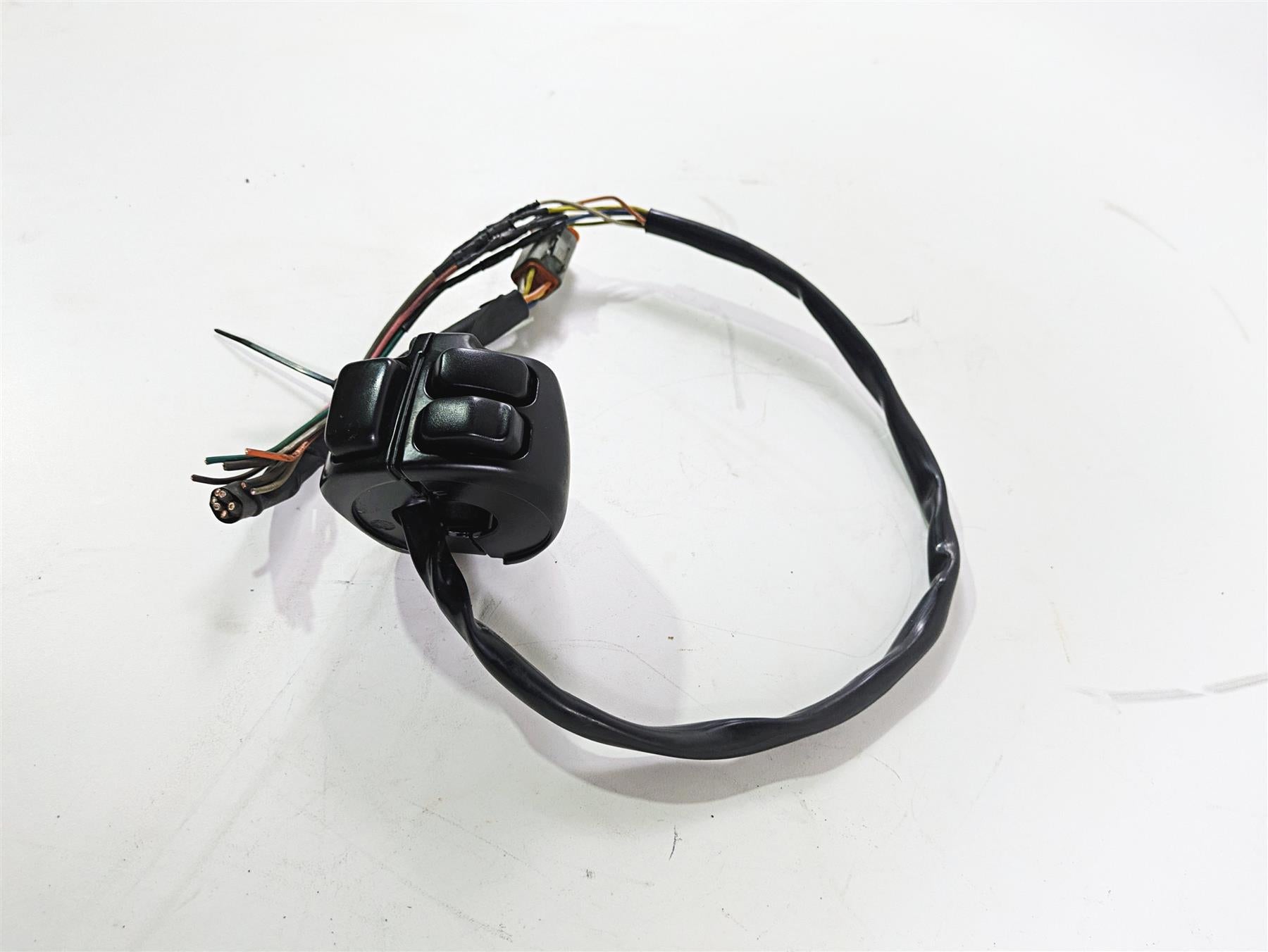 2005 Harley Touring FLHRI Road King Left Hand Control Switch 71597-96B {{ shop.shopifyCountryName }} - Mototech271