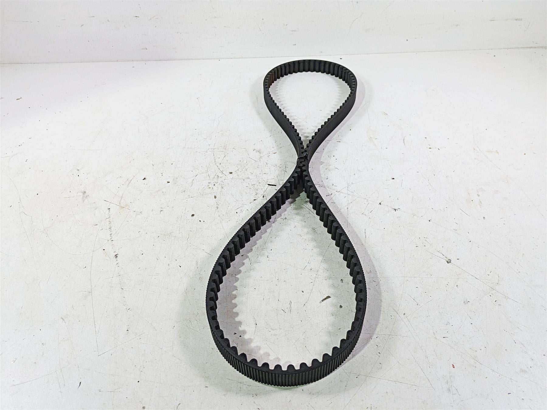 2002 Harley FLSTC Softail Heritage Classic Rear Drive Belt 135T 1 1/8" 40307-00B {{ shop.shopifyCountryName }} - Mototech271
