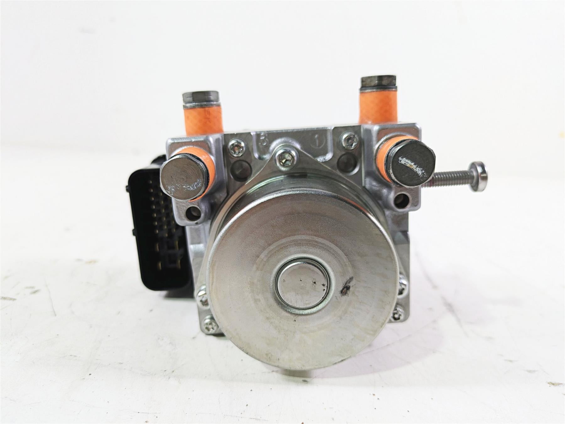 2015 Triumph Tiger Explorer XC Abs Brake Pump Unit Module T2026501 {{ shop.shopifyCountryName }} - Mototech271