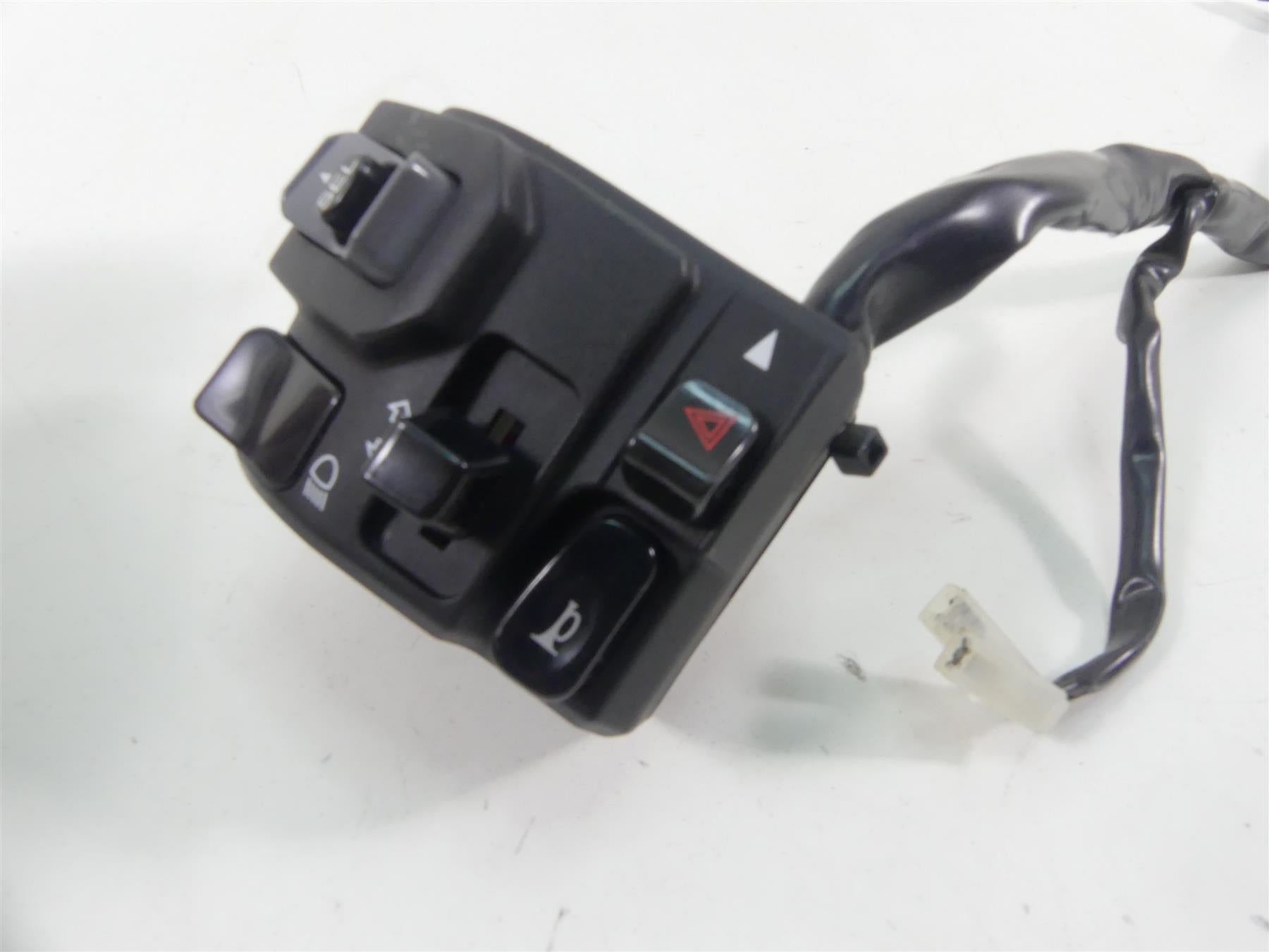 2019 Kawasaki ZX1400 ZX-14R Ninja Left Hand Blinker Control Switch 46091-0331 {{ shop.shopifyCountryName }} - Mototech271