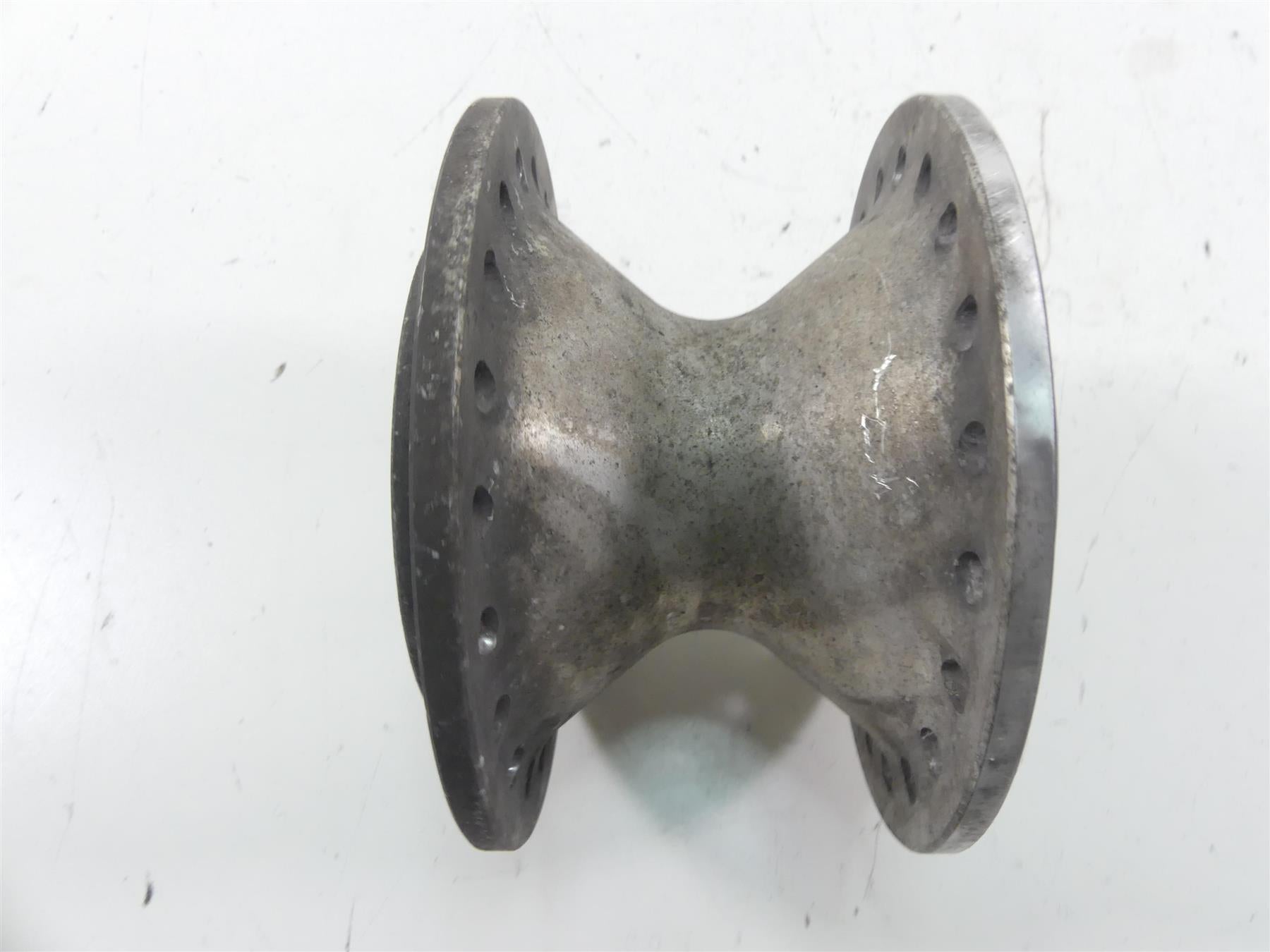 1998 Harley Dyna FXDL Low Rider Front Dual Disc Wheel Hub 3/4" Axle 43591-96B {{ shop.shopifyCountryName }} - Mototech271