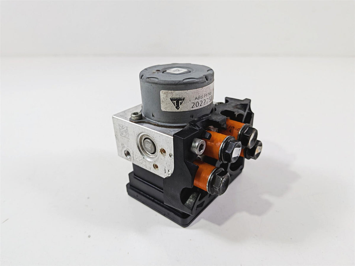 2019 Triumph Speed Triple RS 1050 Abs Brake Pump Module T2029204 T2022250 {{ shop.shopifyCountryName }} - Mototech271