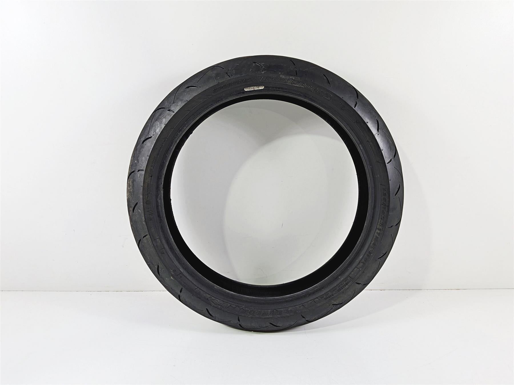 Used Front Motorcycle Tire Dunlop Sportmax Roadsport 2 120/70-R17 58W DOT2624 45238704-Mototech271