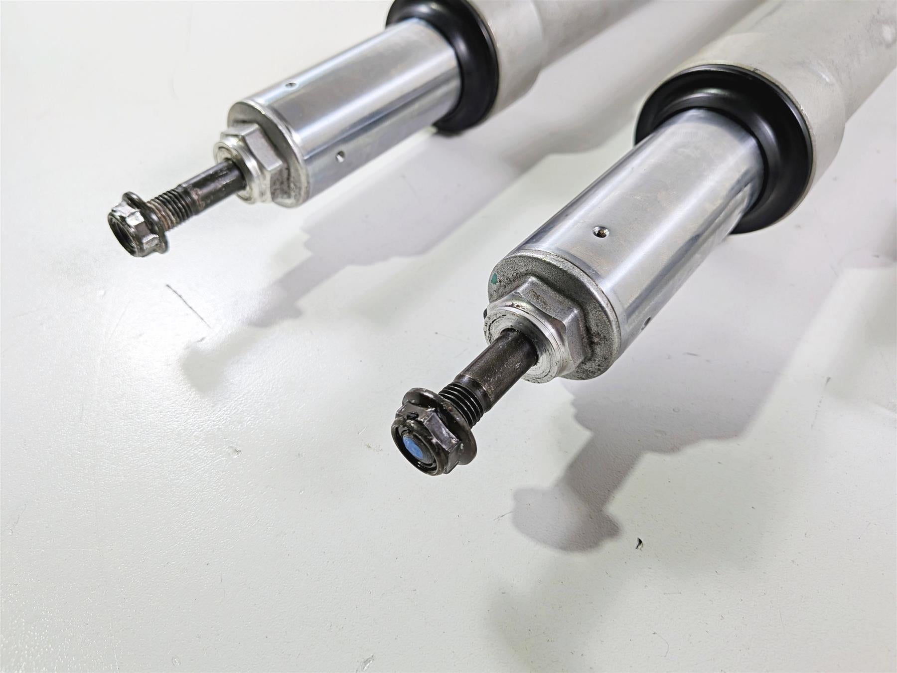 2002 BMW K1200LT 89V3 Front Fork Leg & Axle Set 31427650691 31427650692 {{ shop.shopifyCountryName }} - Mototech271