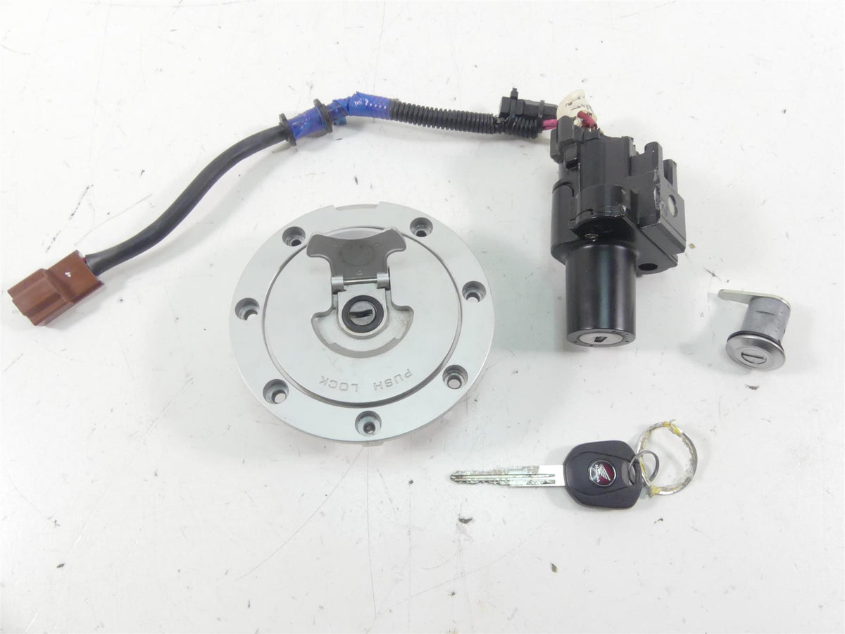 2021 Honda CBR600RR Ignition Switch Key Lock Tank Cap Set - Read 35010-MJC-L11 {{ shop.shopifyCountryName }} - Mototech271
