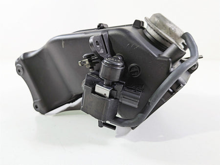 2024 Yamaha YZF R1 RN65 Front Center Air Duct Intake & Diaphragm B3L-2832E-00 {{ shop.shopifyCountryName }} - Mototech271