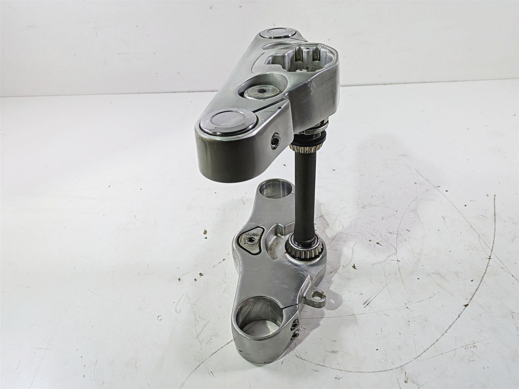 2004 Victory Kingpin Upper Lower Triple Tree Set 1821379 1823531 {{ shop.shopifyCountryName }} - Mototech271
