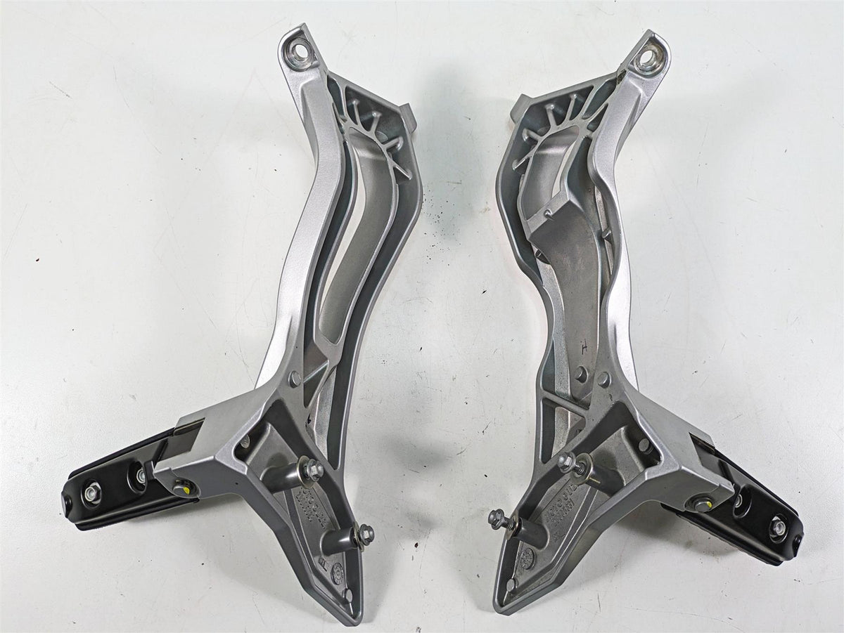 2020 Moto Guzzi V85 TT Adventure Rear Passenger Footpeg Rest Set 2B005628 {{ shop.shopifyCountryName }} - Mototech271