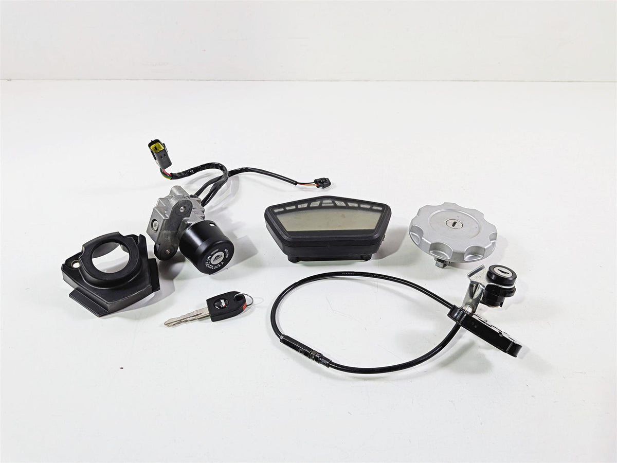 2016 Ducati Hypermotard 939 SP Speedometer Ignition Switch Key Set 11k 40611222B-Mototech271