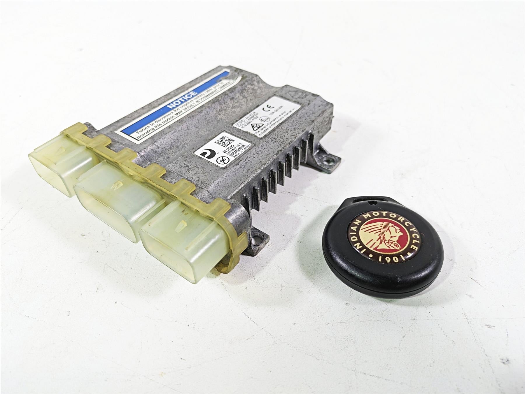 2018 Indian Chieftain Dark Horse Vcm Vehicle Control Module & Fob 2414229 {{ shop.shopifyCountryName }} - Mototech271