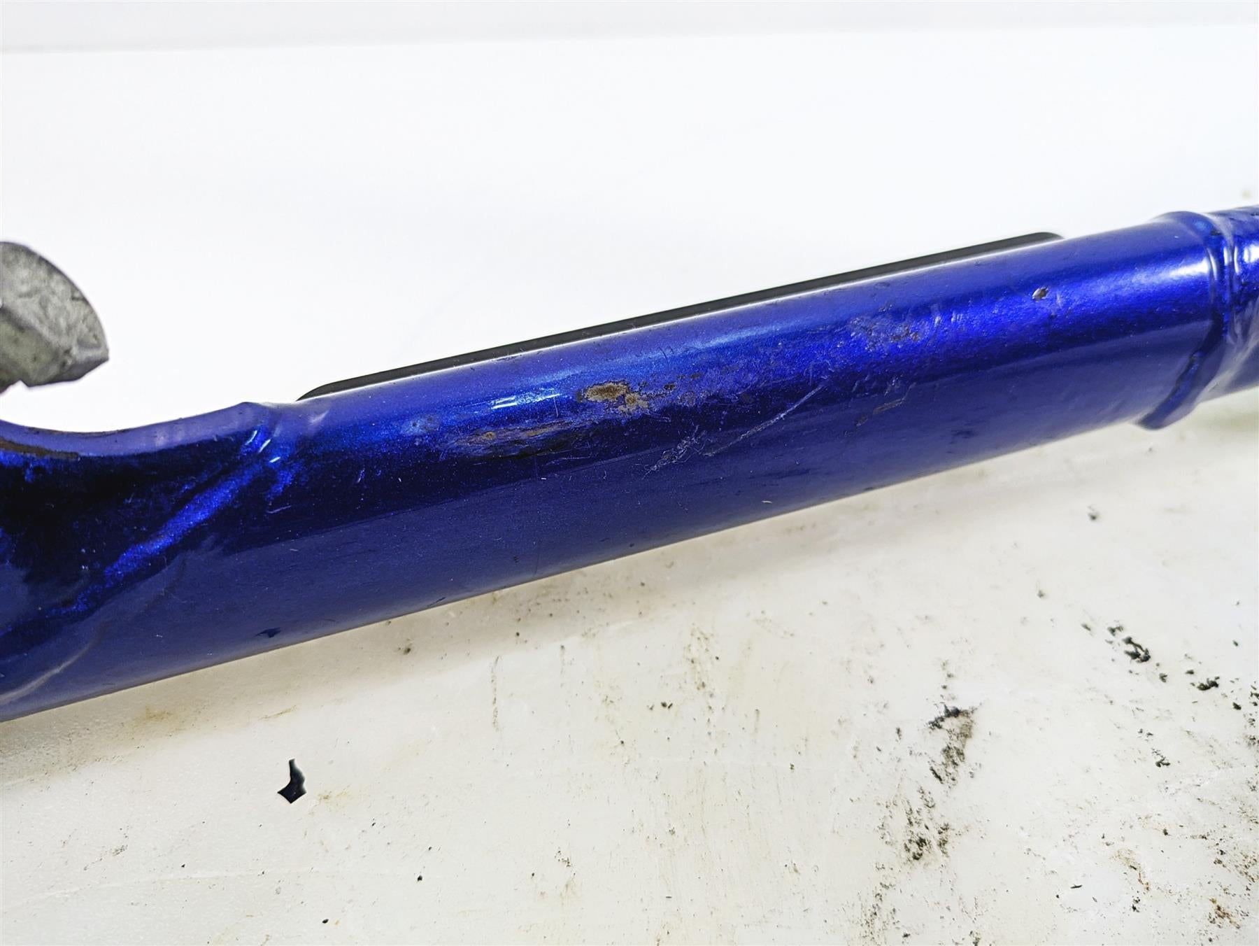 2009 Harley FXCWC Softail Rocker C Swingarm Swing Arm Flame Blue Pearl 47694-09 {{ shop.shopifyCountryName }} - Mototech271