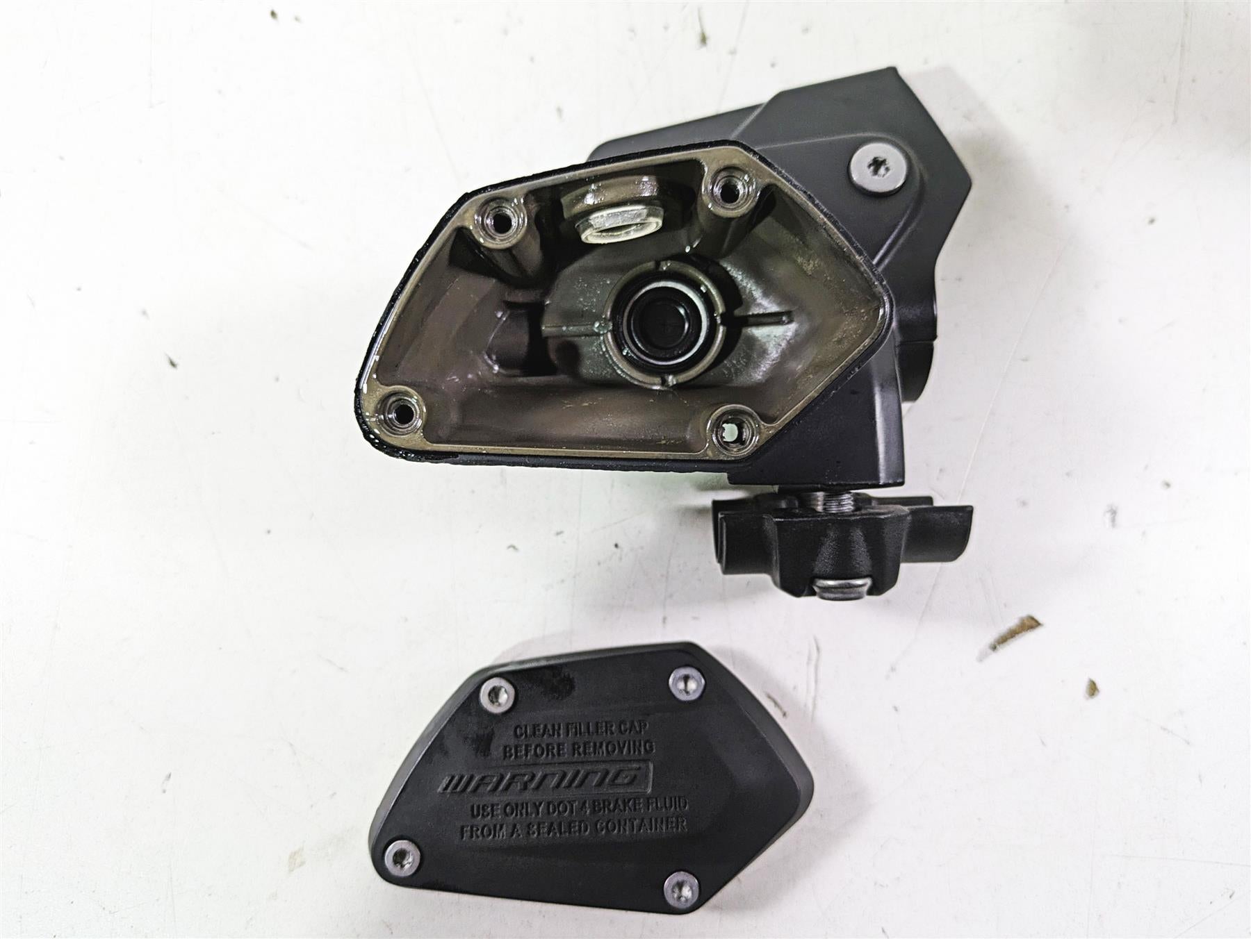 2014 BMW R1200 RT RTW K52 Front Brake Master Cylinder 32728559604 {{ shop.shopifyCountryName }} - Mototech271
