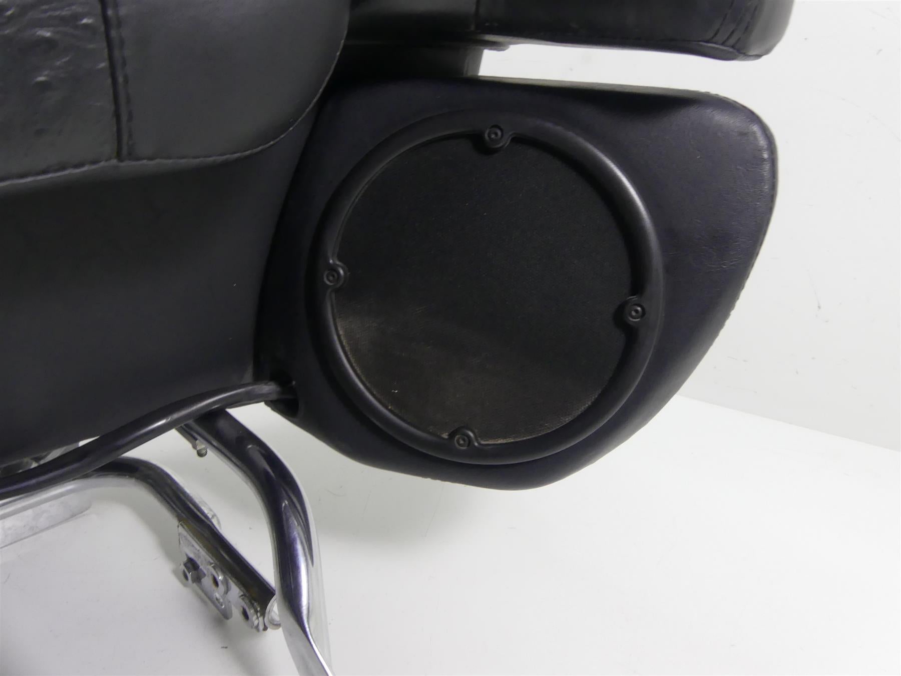 2007 Harley FLHTCU SE CVO Electra Glide Rear Trunk Luggage Box - Read 79127-06 {{ shop.shopifyCountryName }} - Mototech271