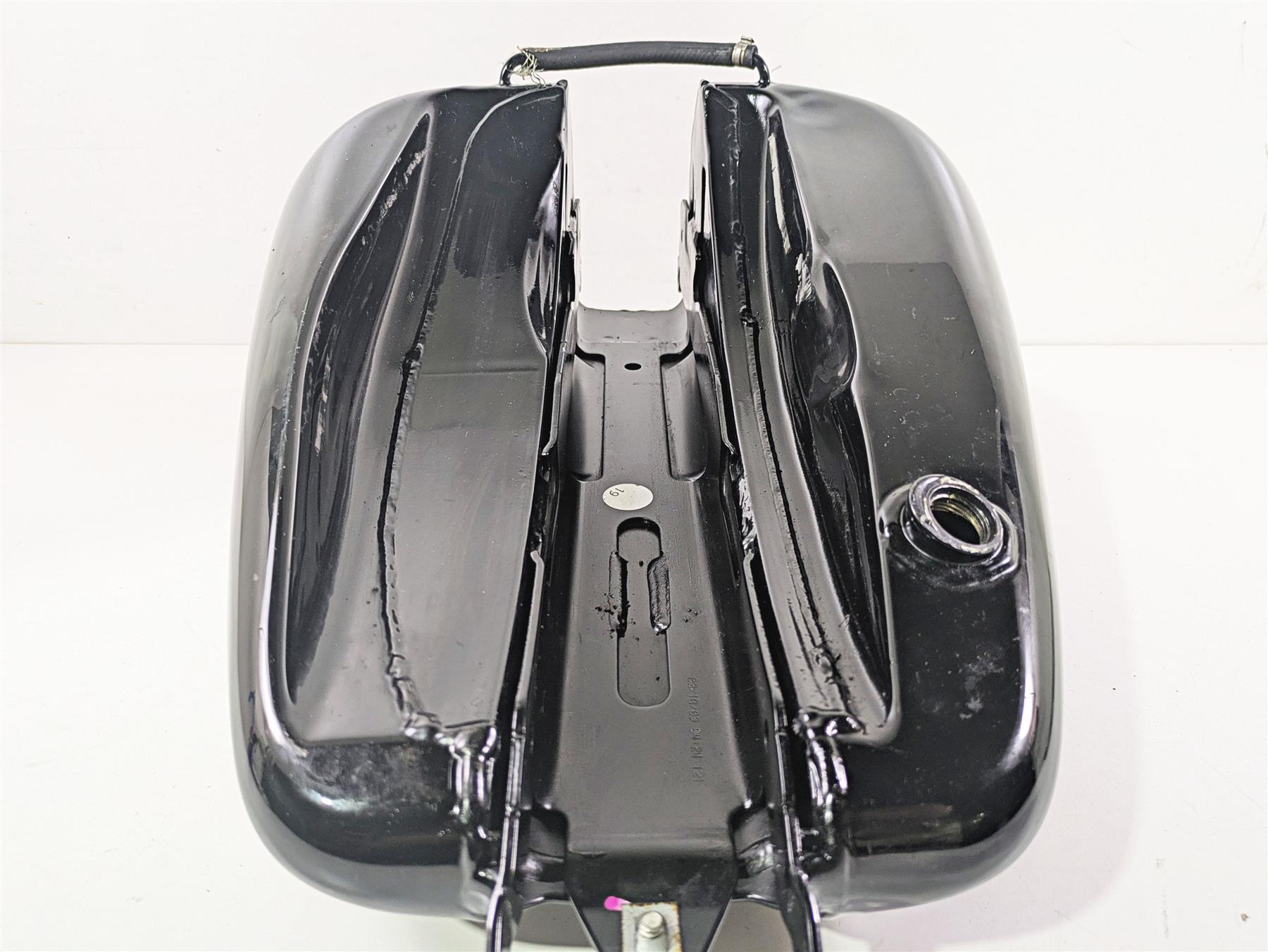 2009 Harley FXDC Dyna Super Glide Fuel Gas Petrol Tank Reservoir - Read 61590-04B {{ shop.shopifyCountryName }} - Mototech271